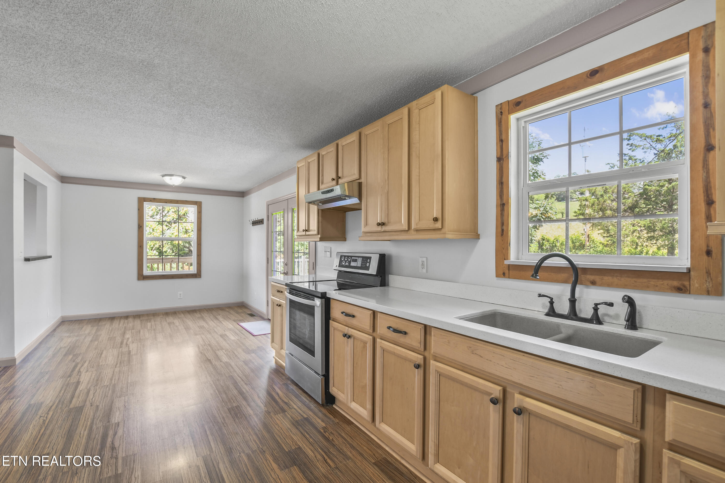 360 Cross Creek Lane Lane, LaFollette