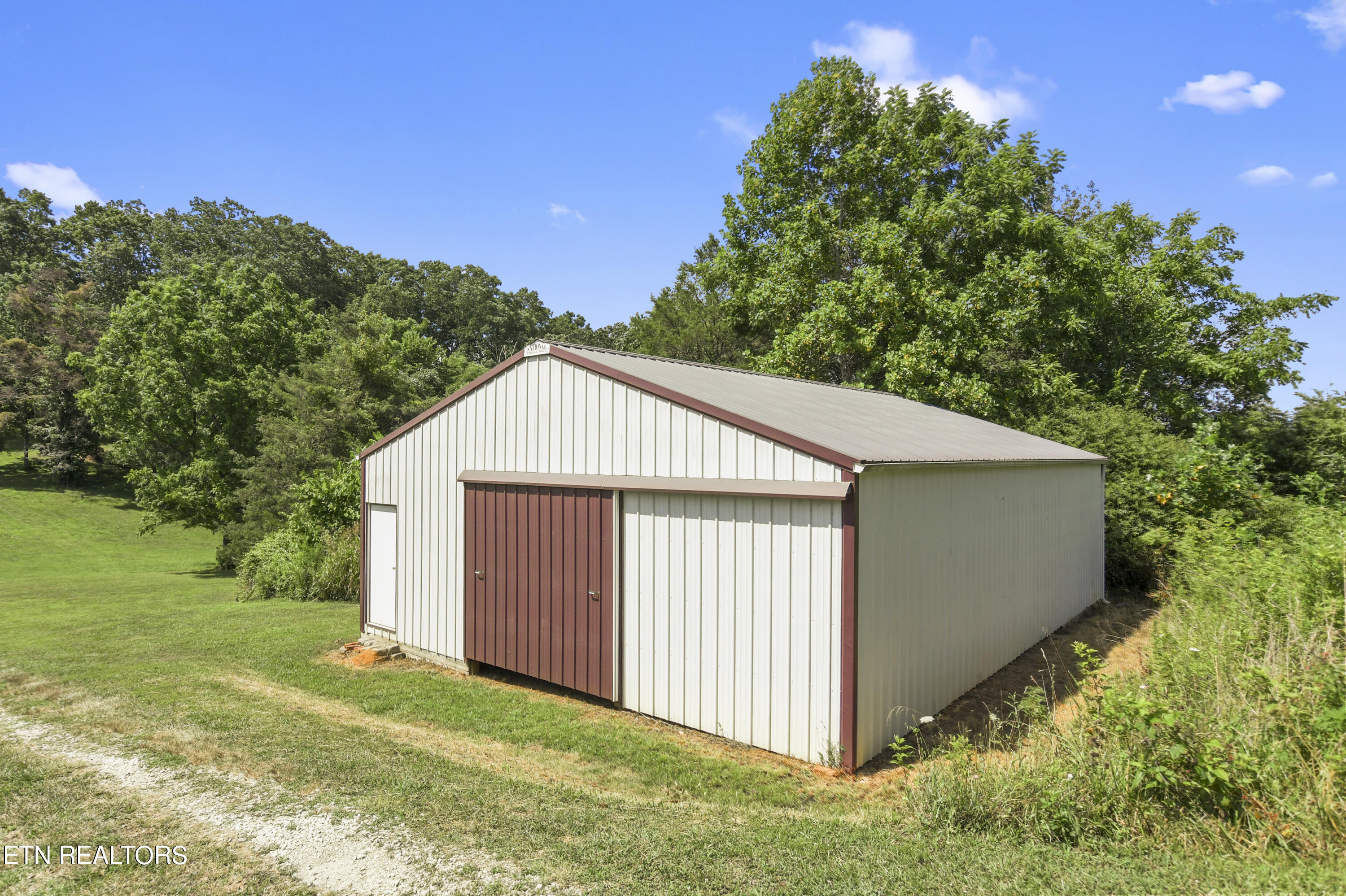 360 Cross Creek Lane Lane, LaFollette