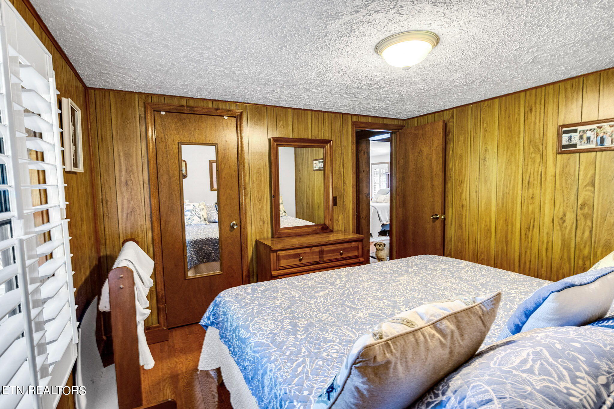 241 North. Dark Hollow Rd