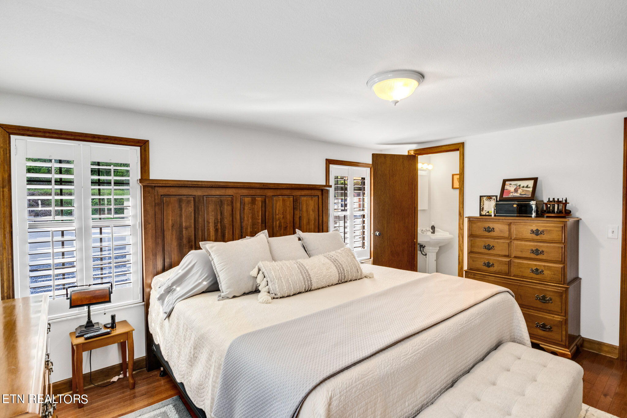 241 North. Dark Hollow Rd