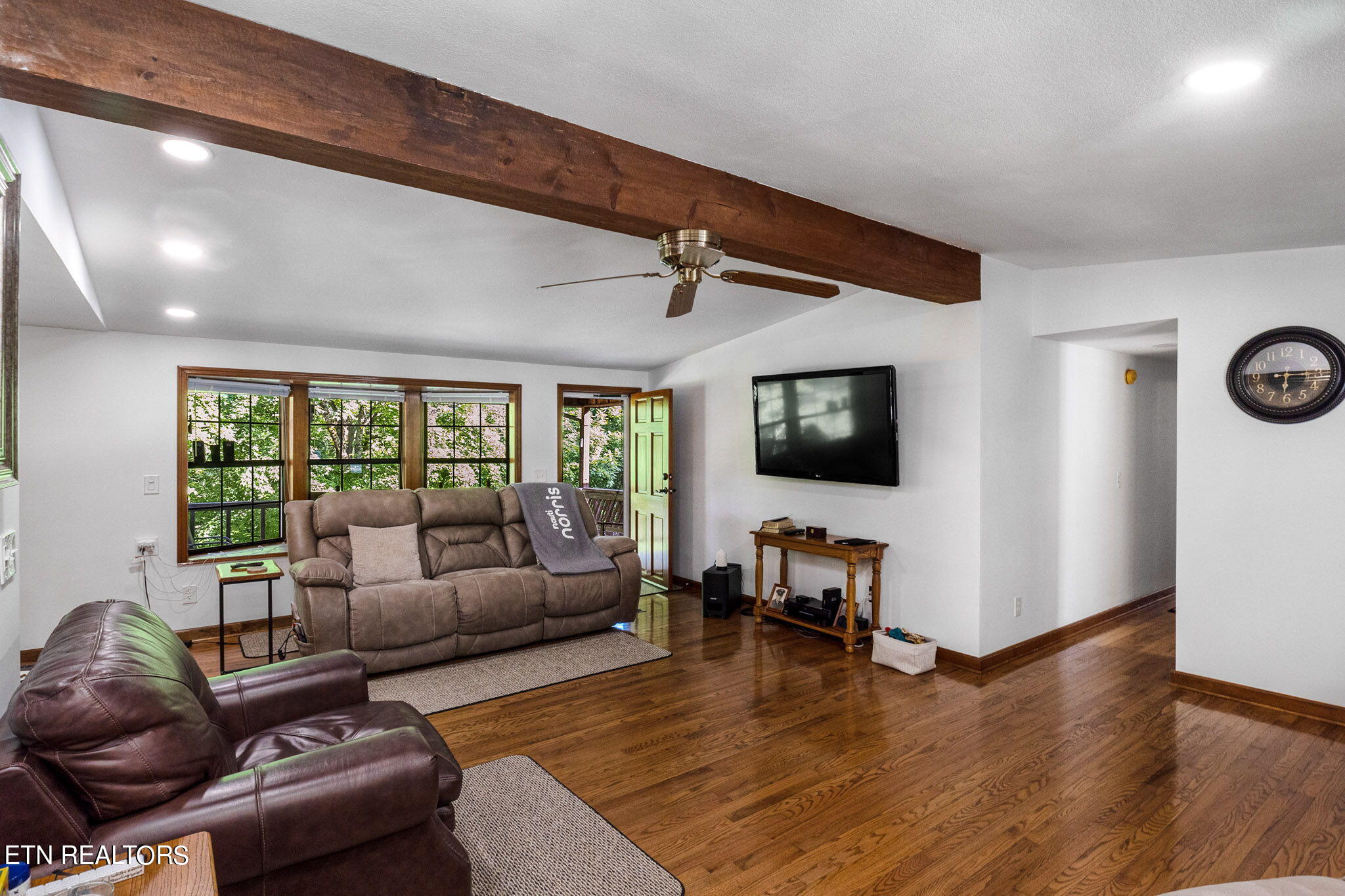 241 North. Dark Hollow Rd