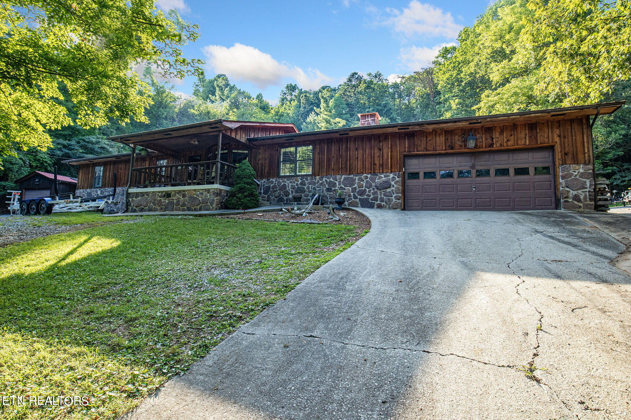 241 North. Dark Hollow Rd