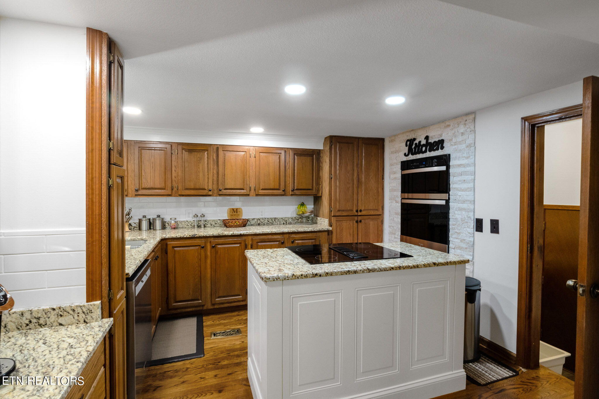 241 North. Dark Hollow Rd