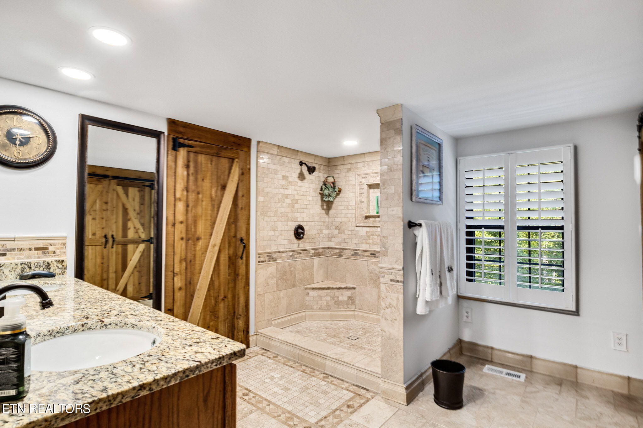 241 North. Dark Hollow Rd