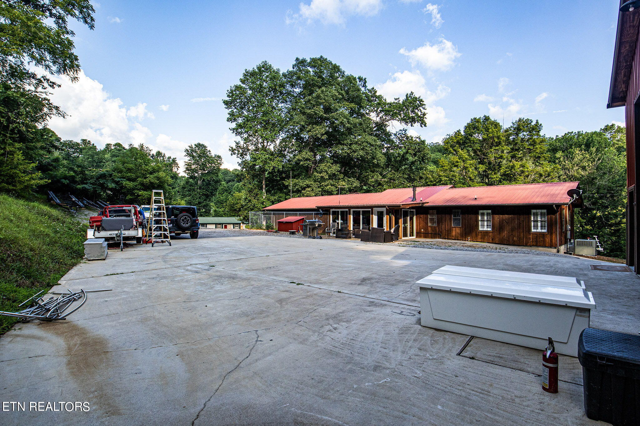 241 North. Dark Hollow Rd