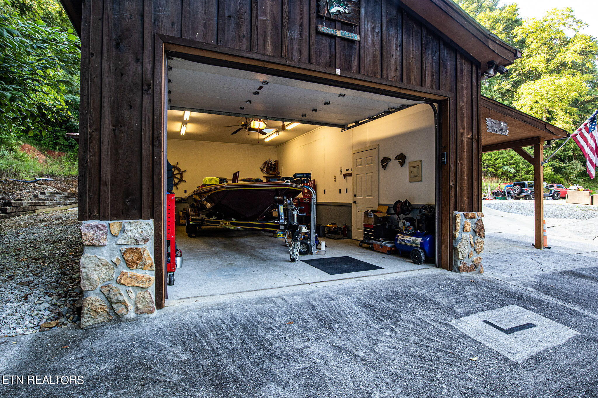 241 North. Dark Hollow Rd