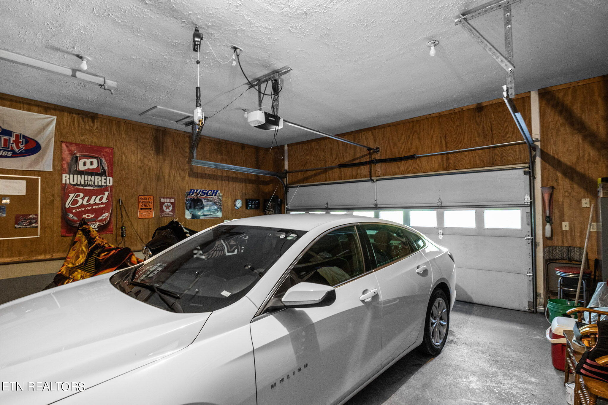 241 North. Dark Hollow Rd