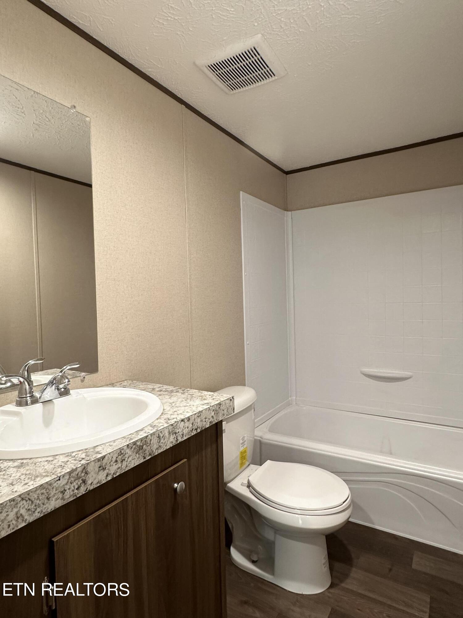 604 E Hemlock St, LaFollette