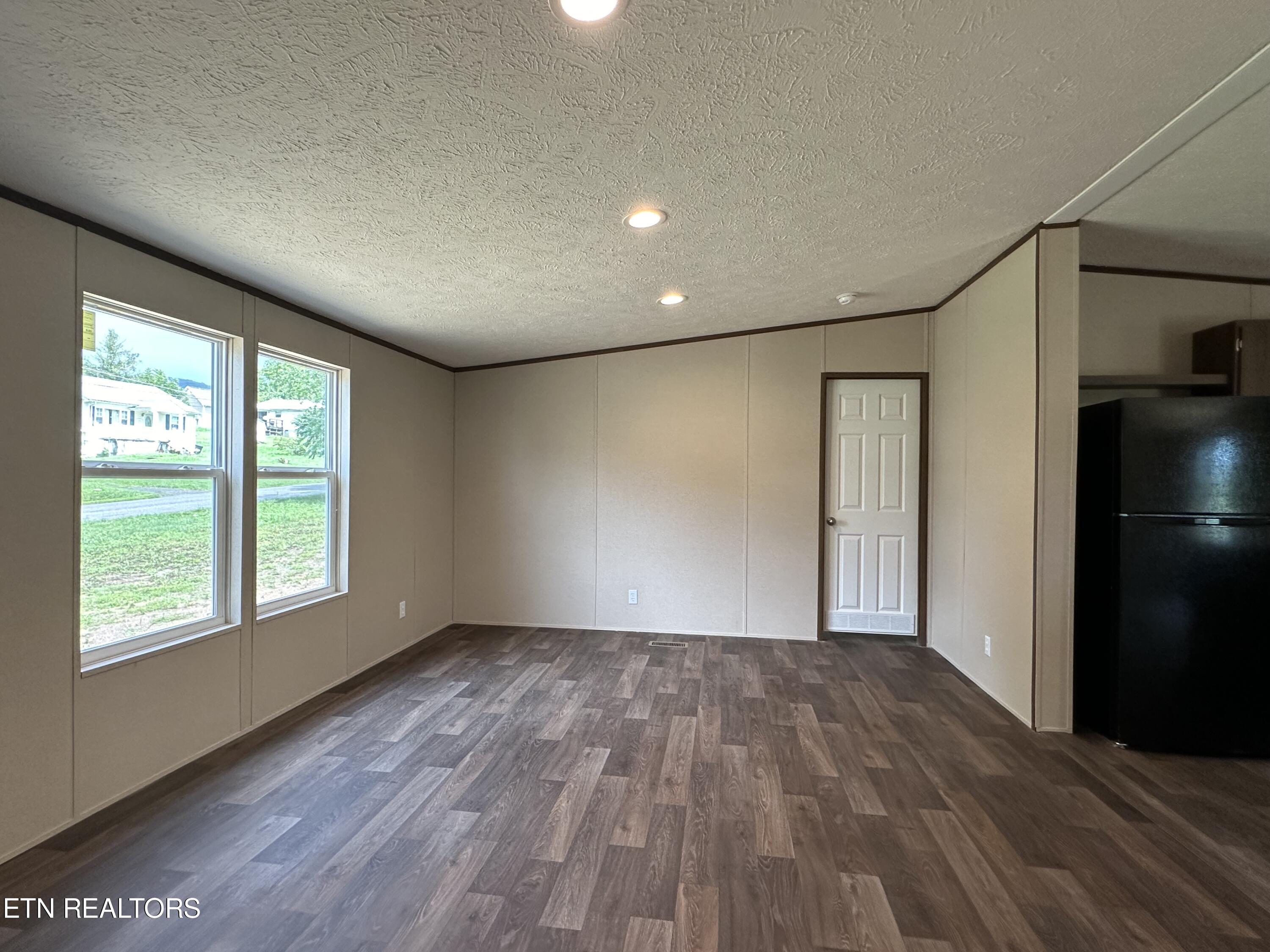 604 E Hemlock St, LaFollette