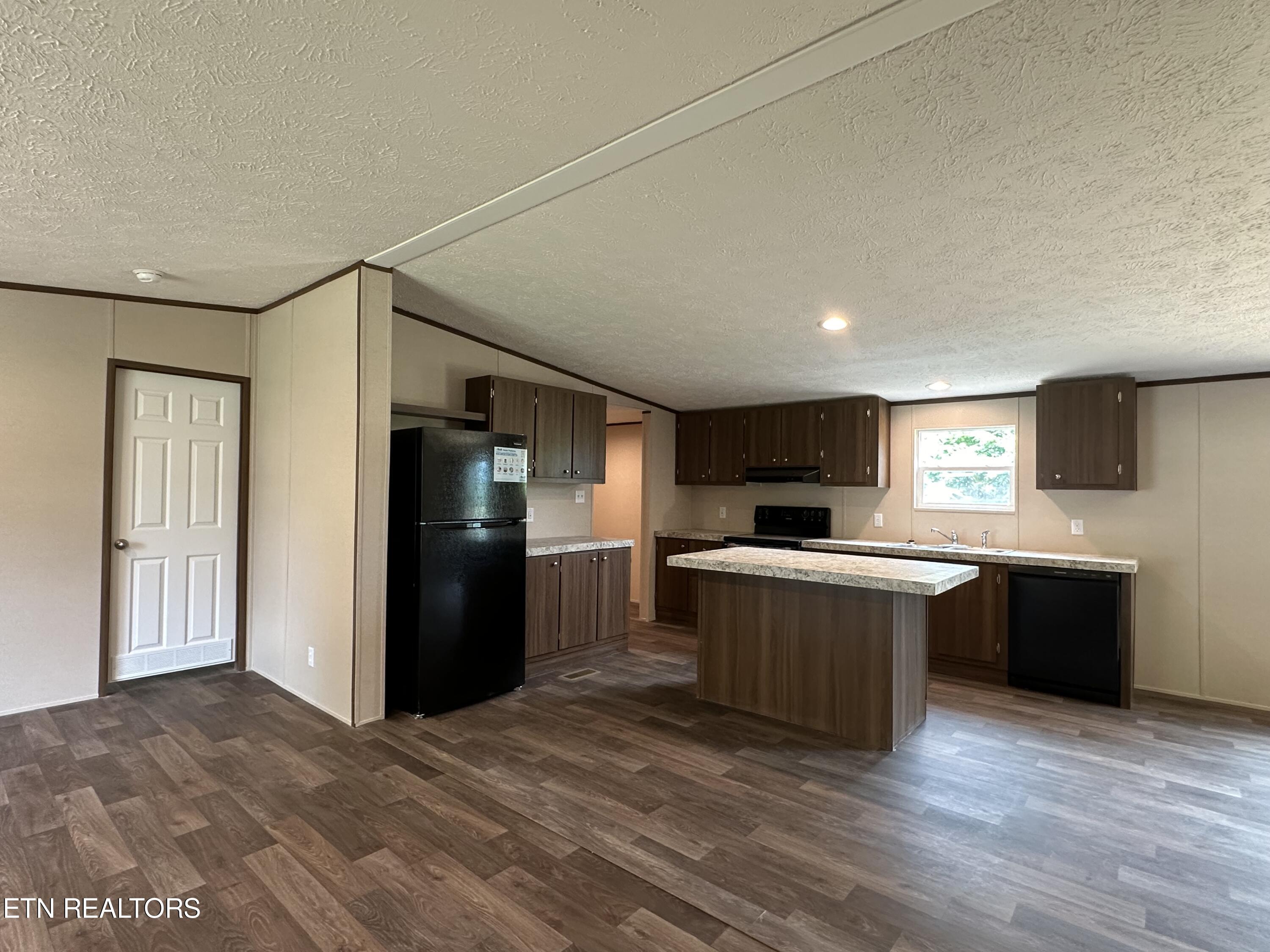 604 E Hemlock St, LaFollette