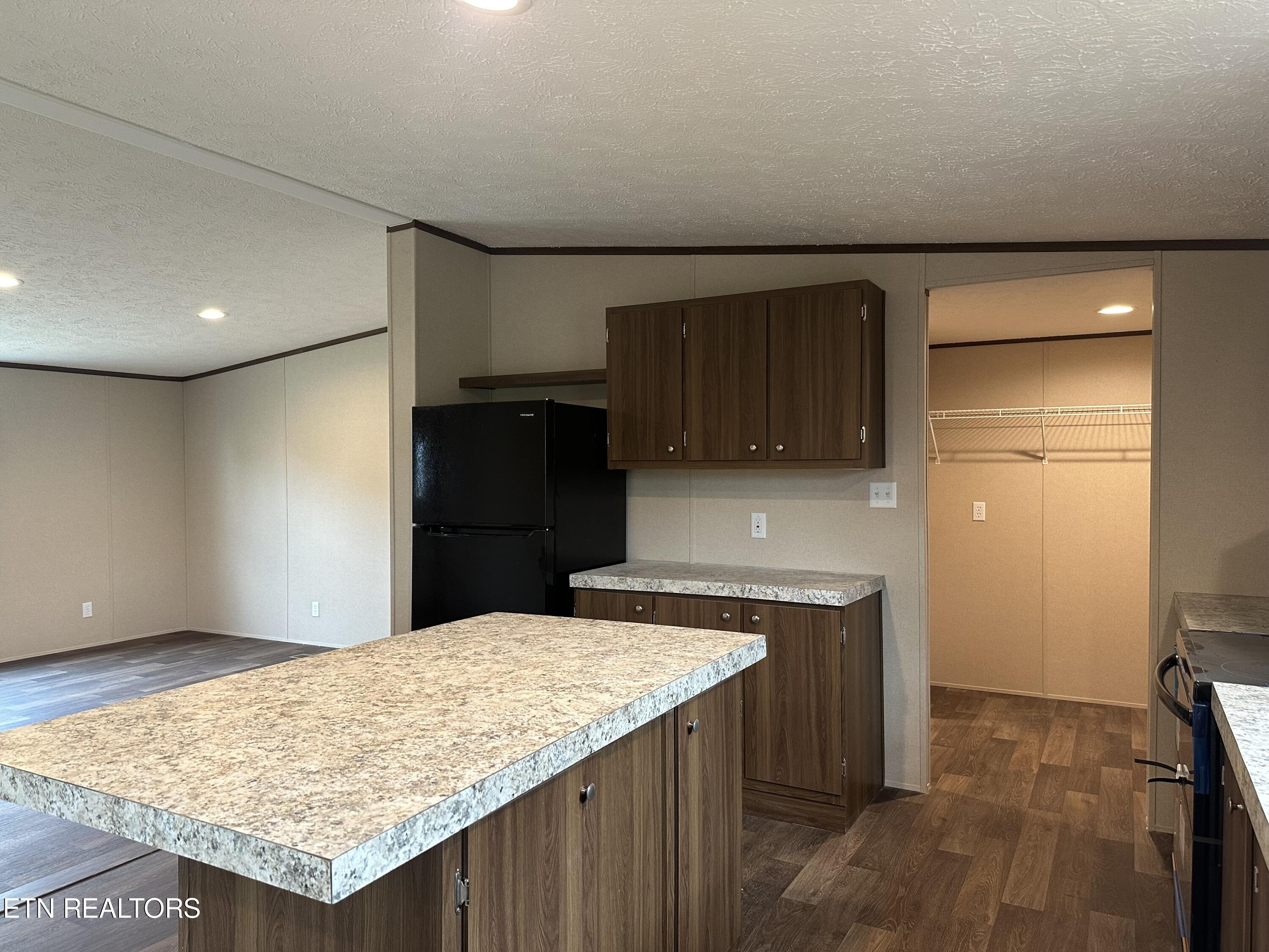 604 E Hemlock St, LaFollette