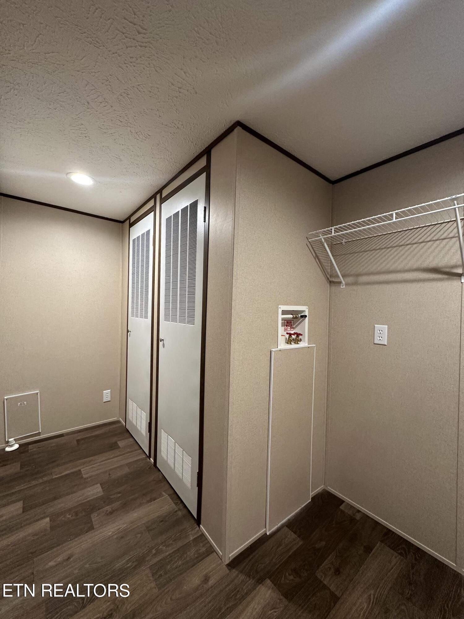 604 E Hemlock St, LaFollette