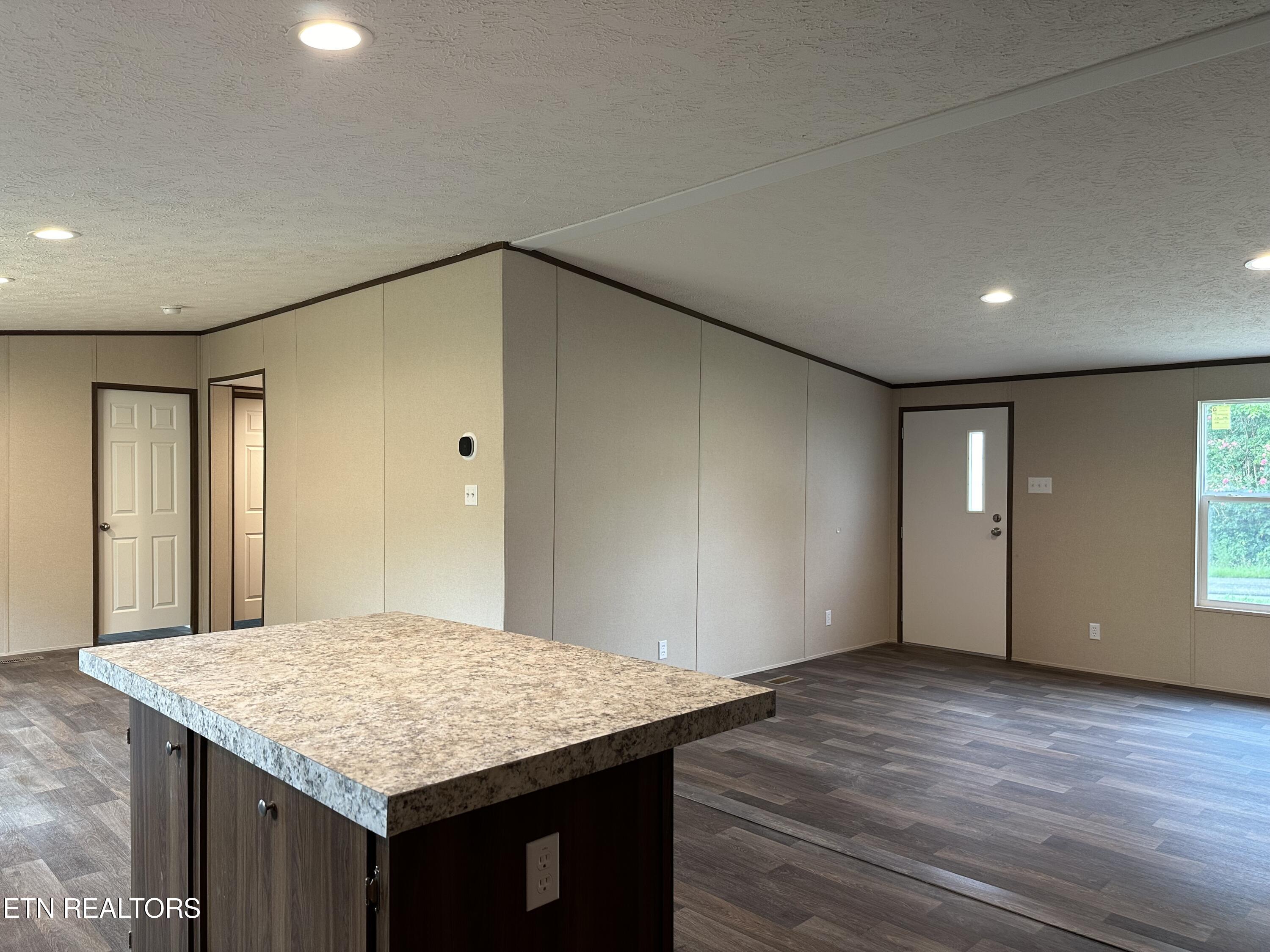 604 E Hemlock St, LaFollette