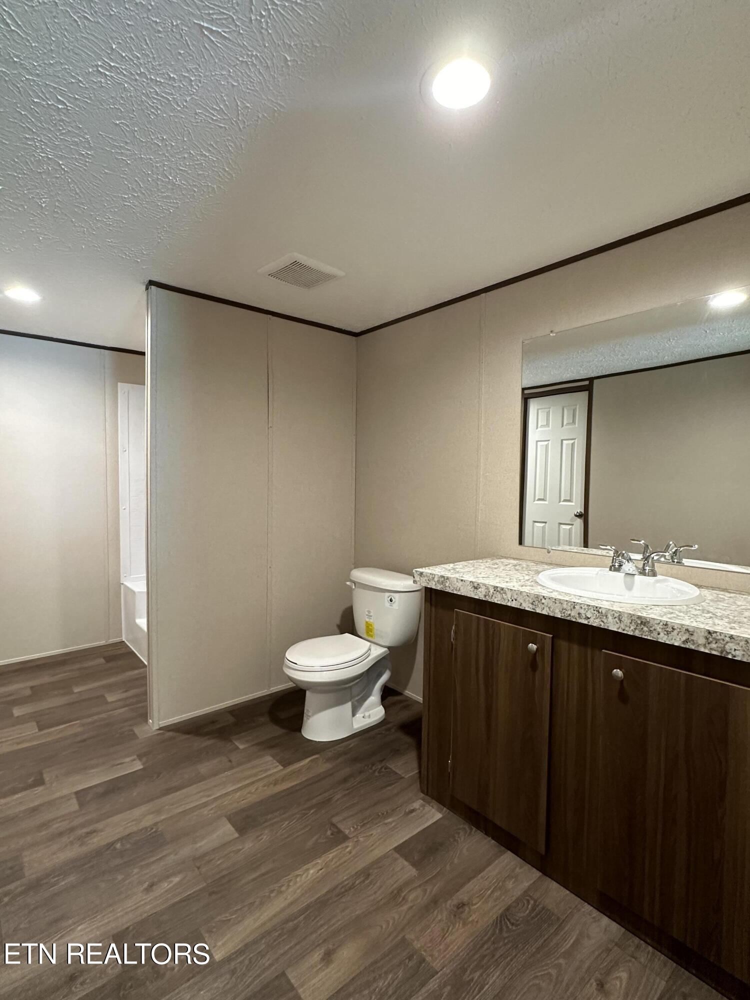 604 E Hemlock St, LaFollette