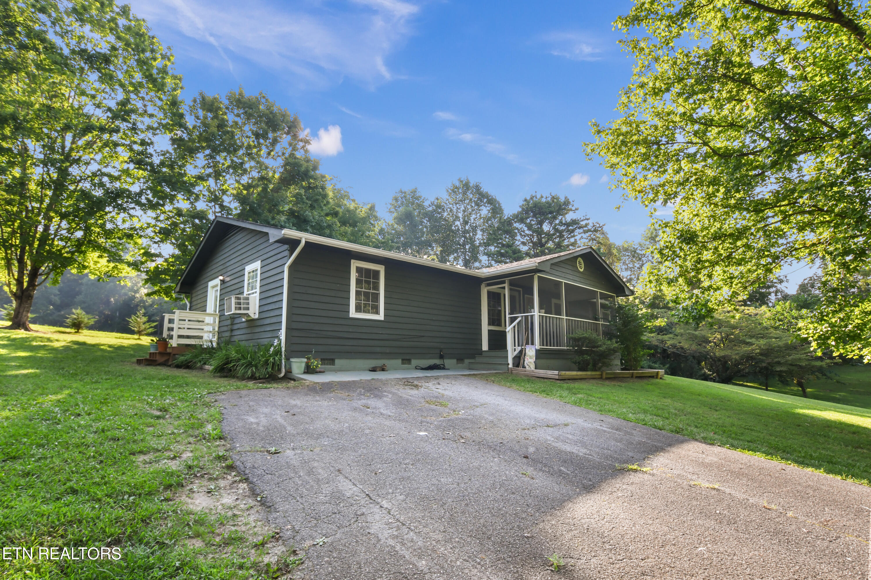 313 Mckinney Rd, LaFollette