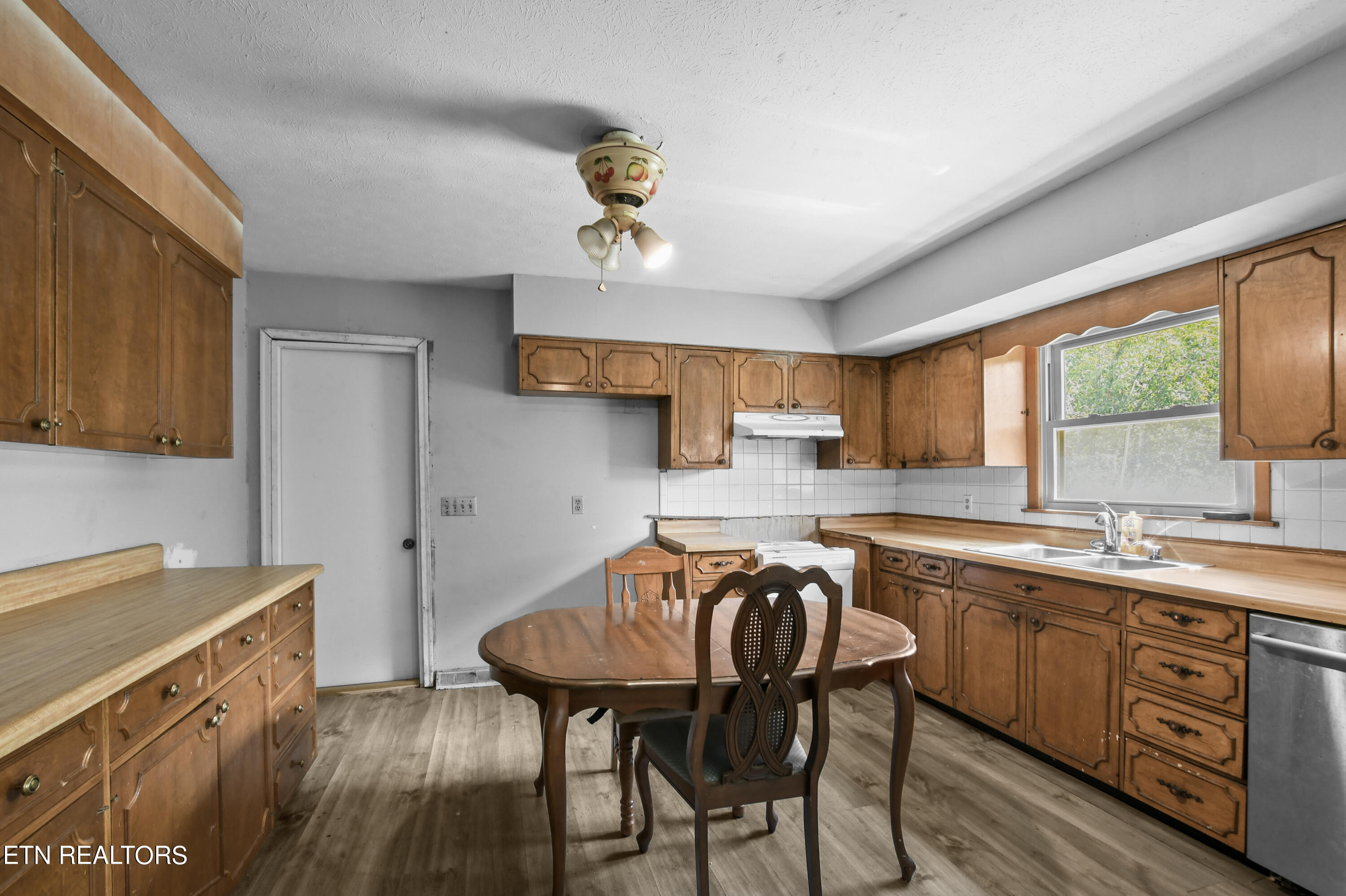 119 Colonial Heights, LaFollette