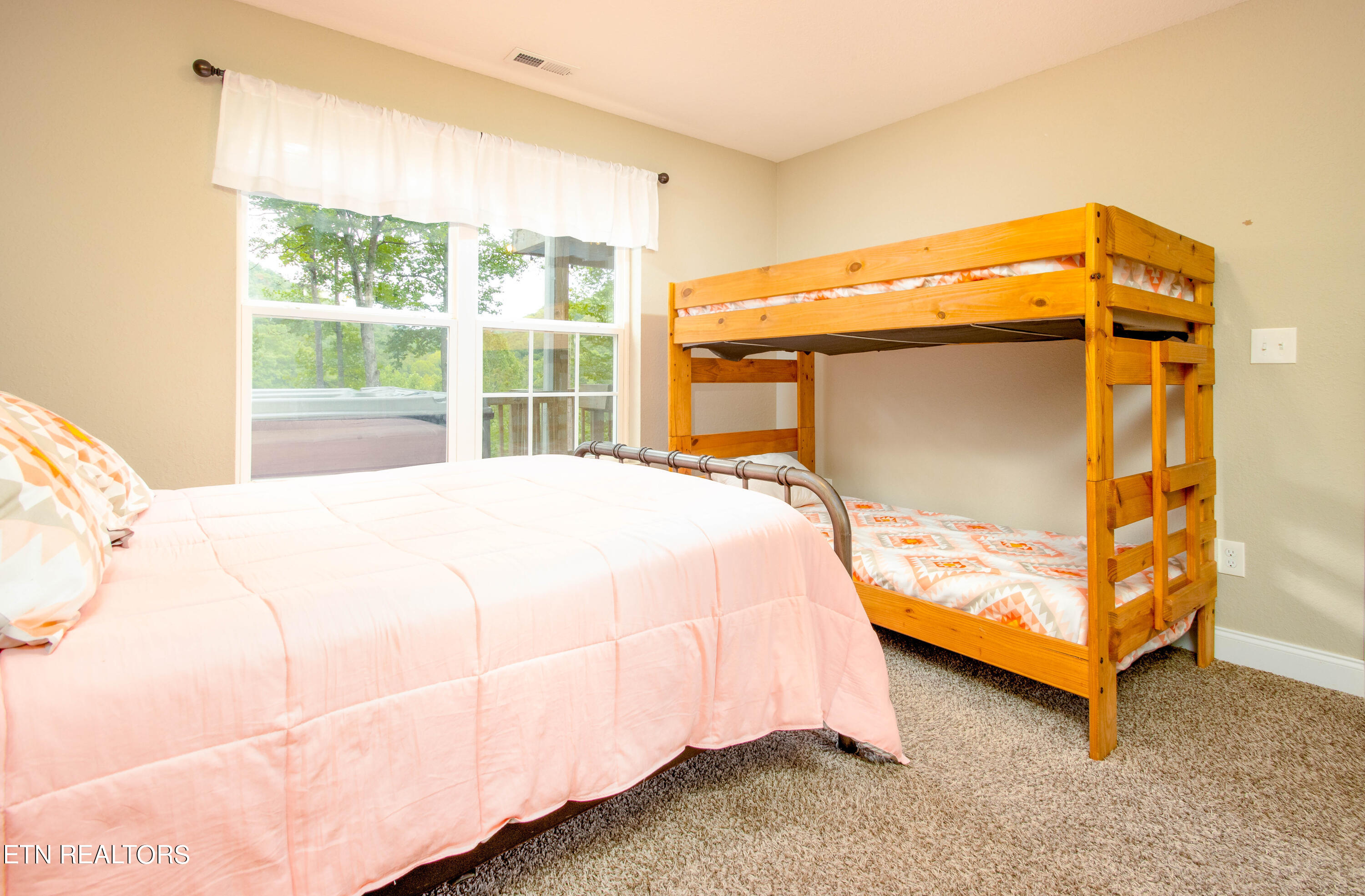 742 Waterfront Tr, LaFollette