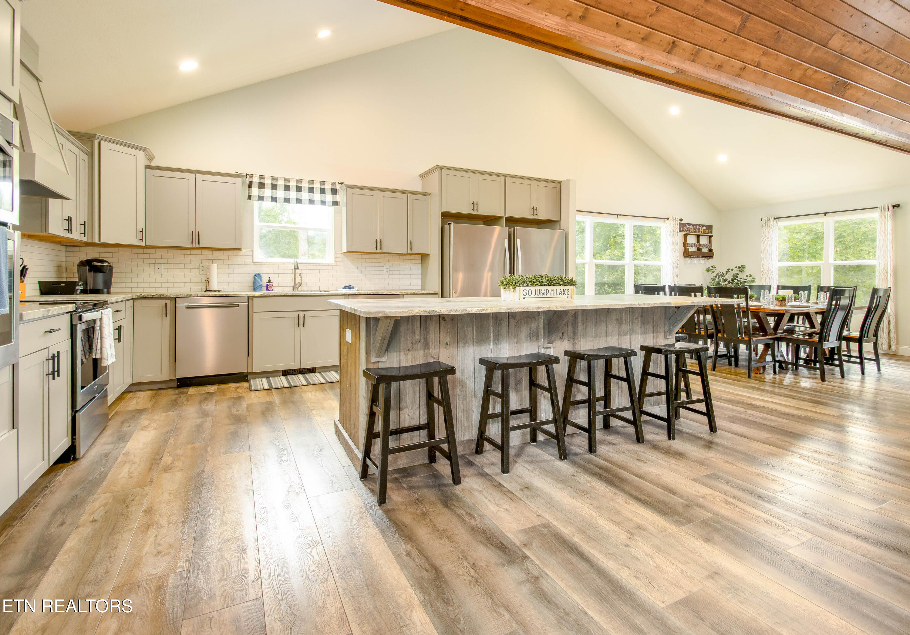 742 Waterfront Tr, LaFollette