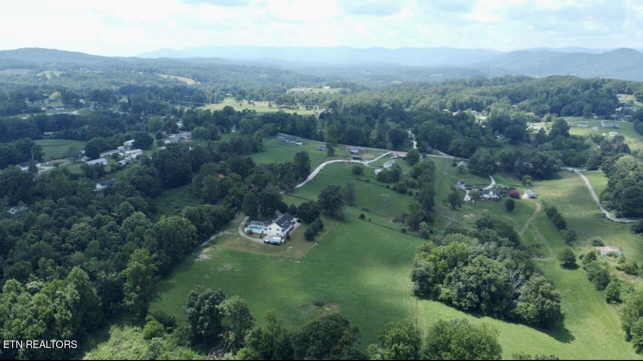 435 Davis Chapel Rd, LaFollette