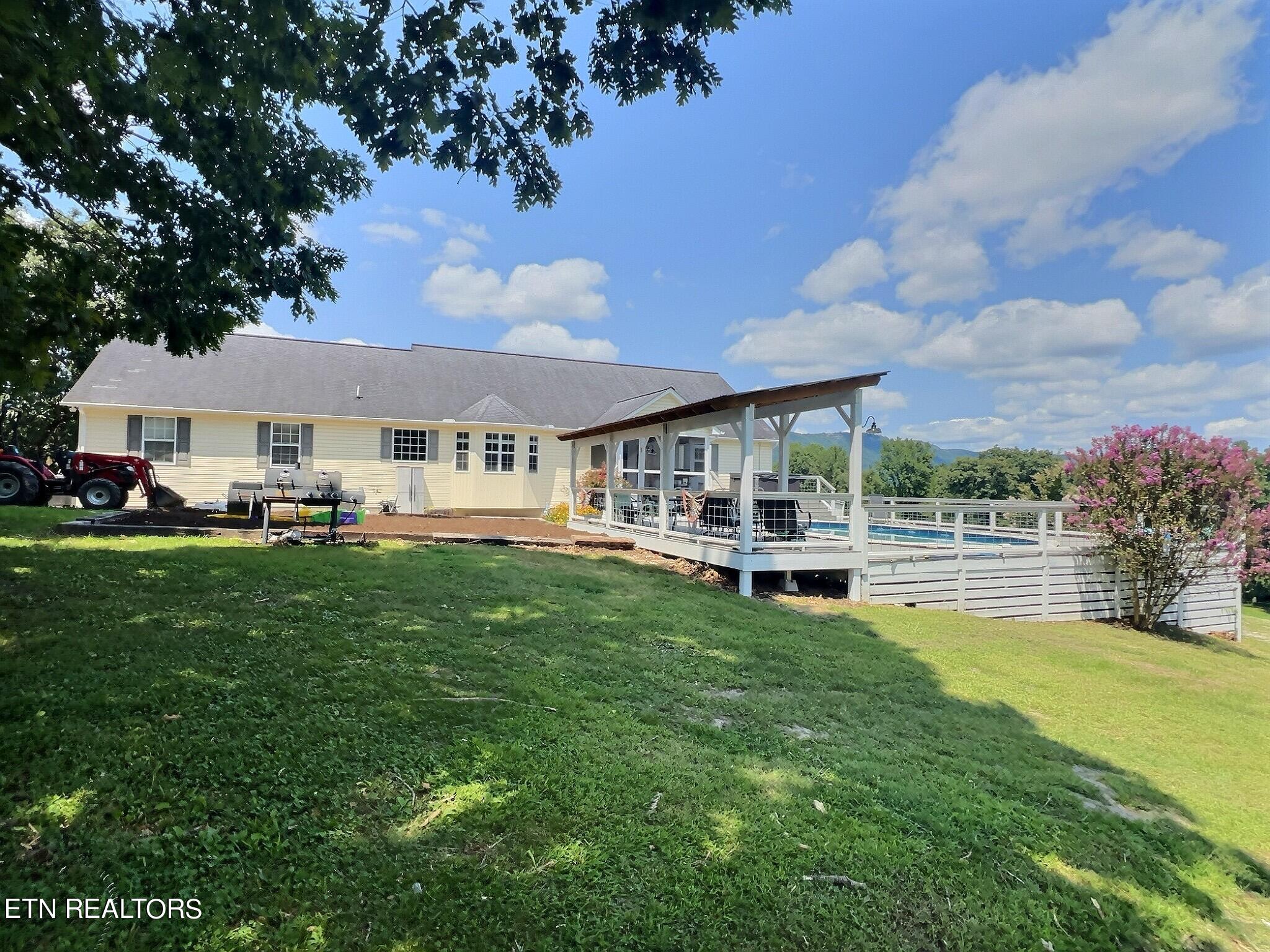 435 Davis Chapel Rd, LaFollette