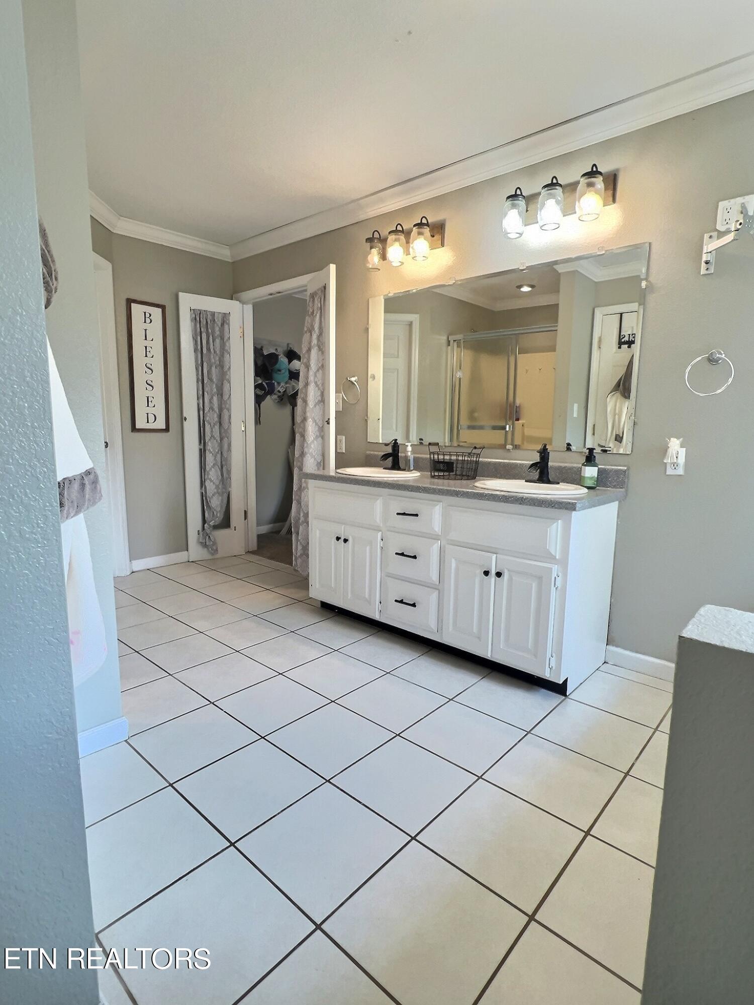 435 Davis Chapel Rd, LaFollette