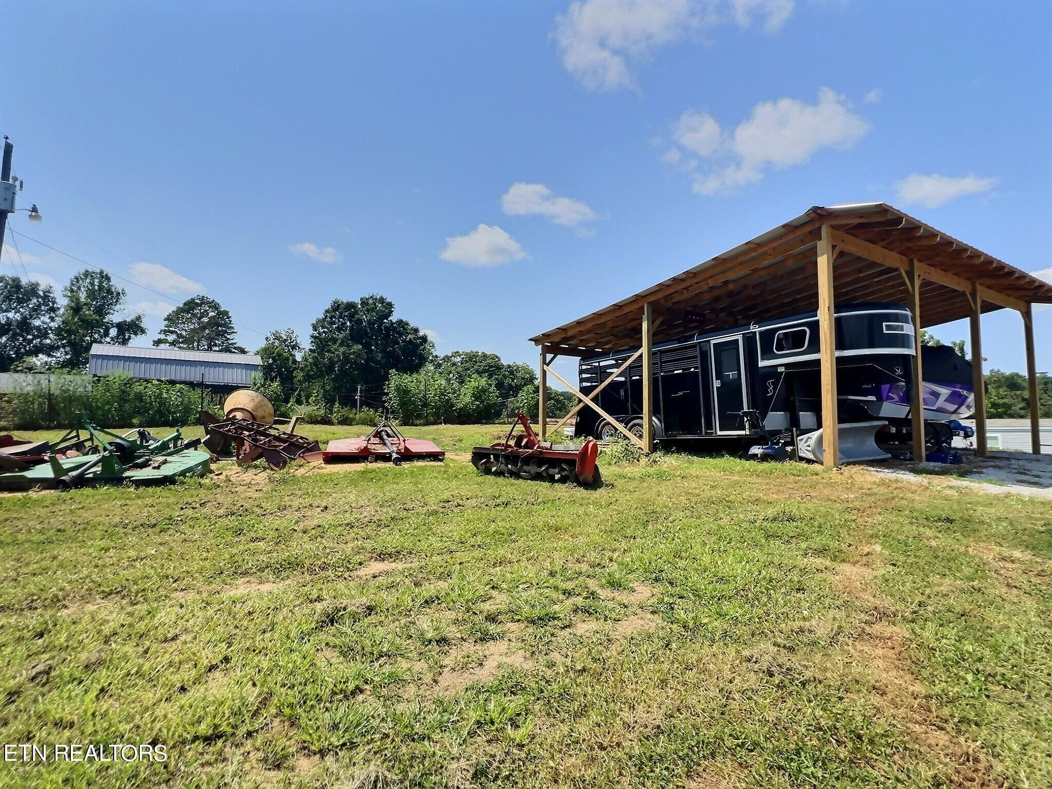 435 Davis Chapel Rd, LaFollette