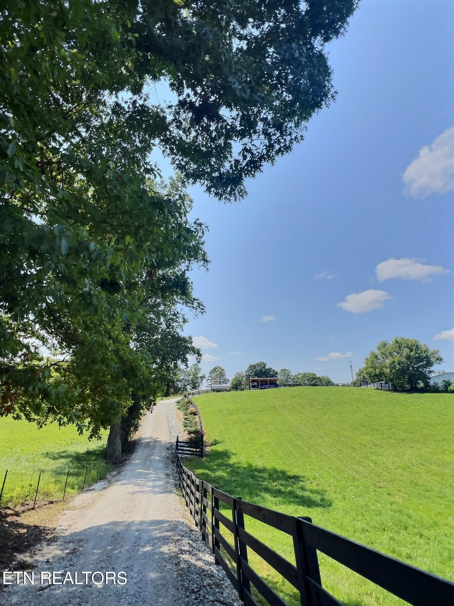 435 Davis Chapel Rd, LaFollette