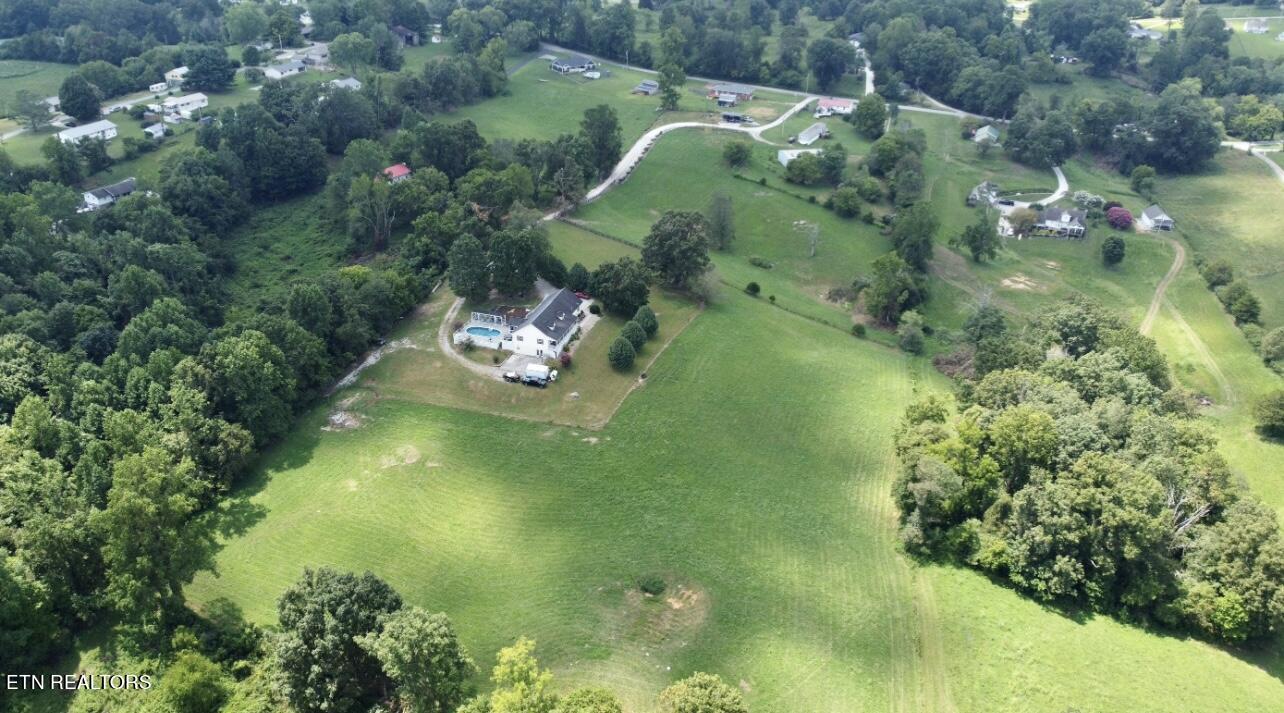 435 Davis Chapel Rd, LaFollette