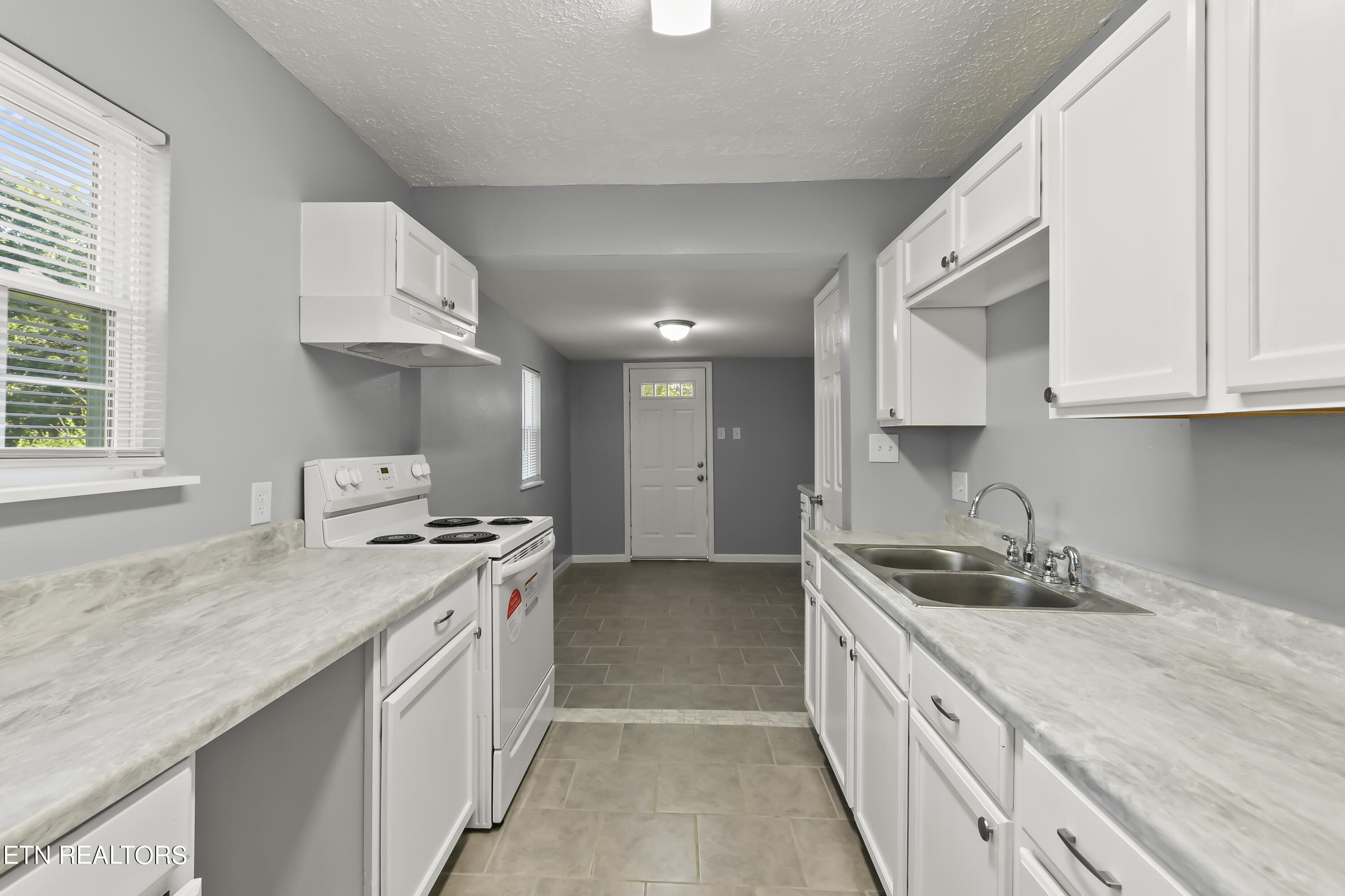 316 Lewis White Lane, LaFollette