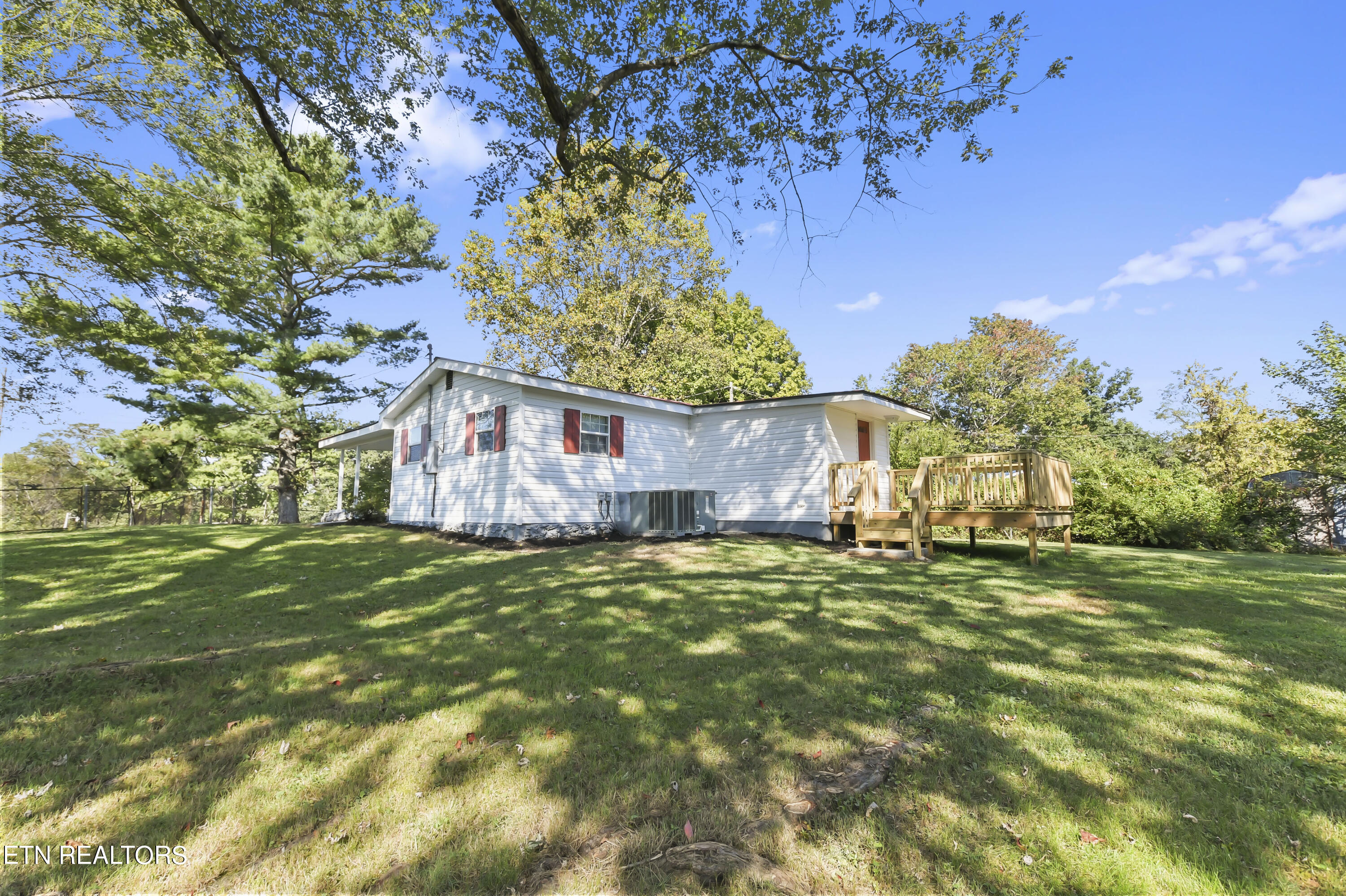 316 Lewis White Lane, LaFollette