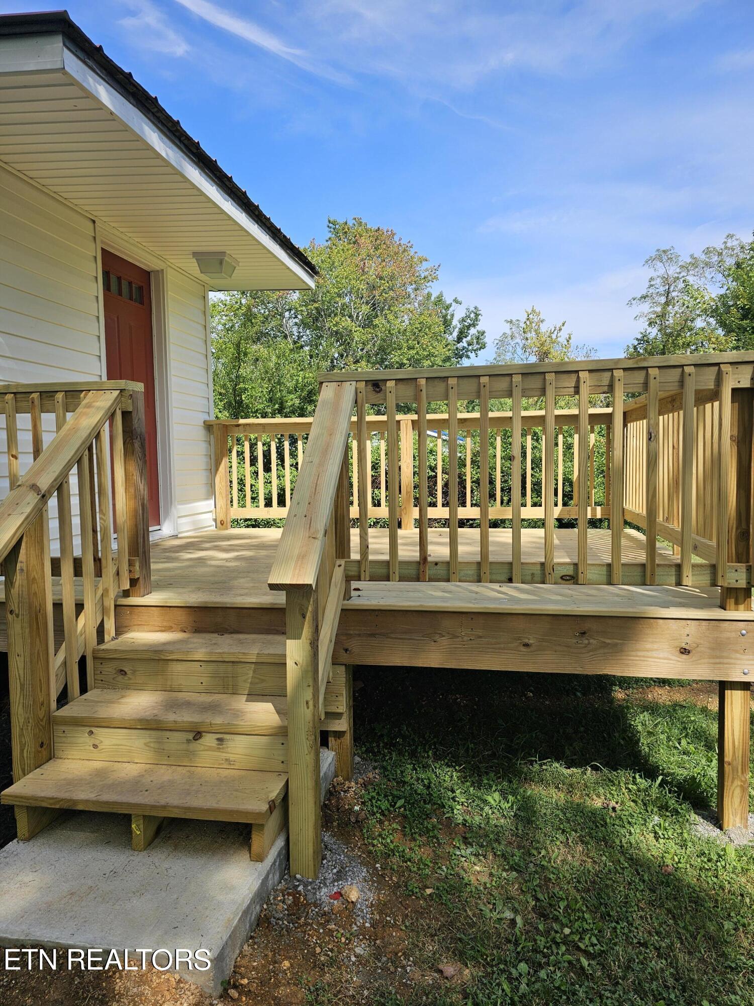 316 Lewis White Lane, LaFollette