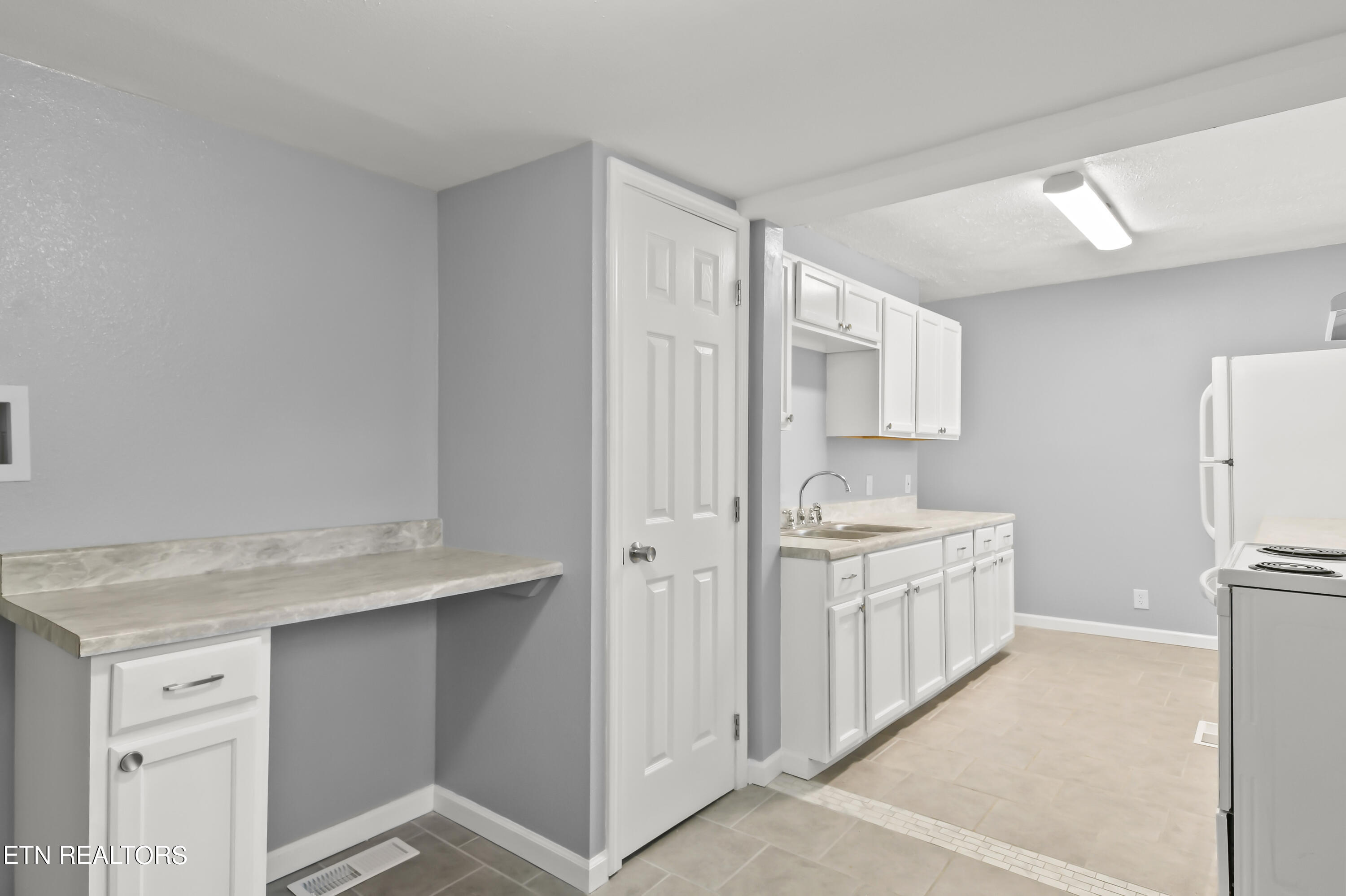 316 Lewis White Lane, LaFollette