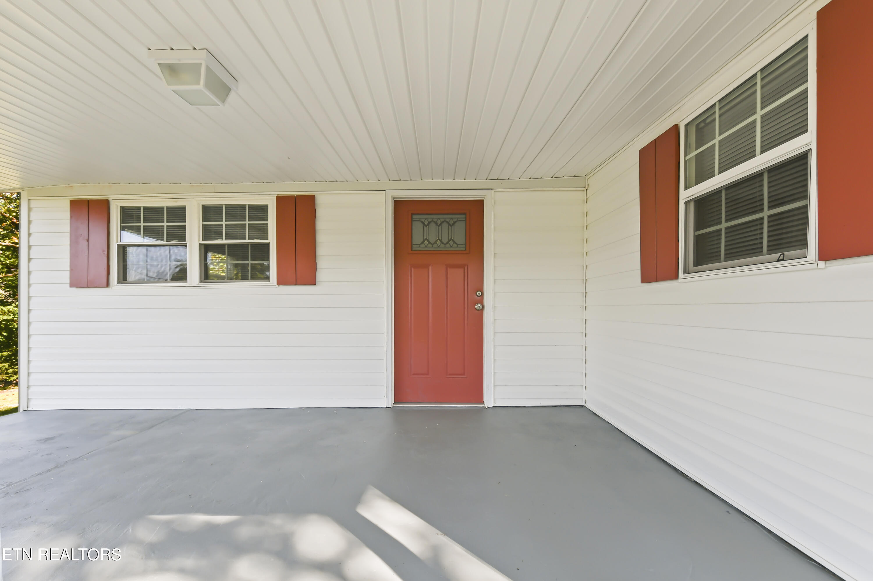 316 Lewis White Lane, LaFollette