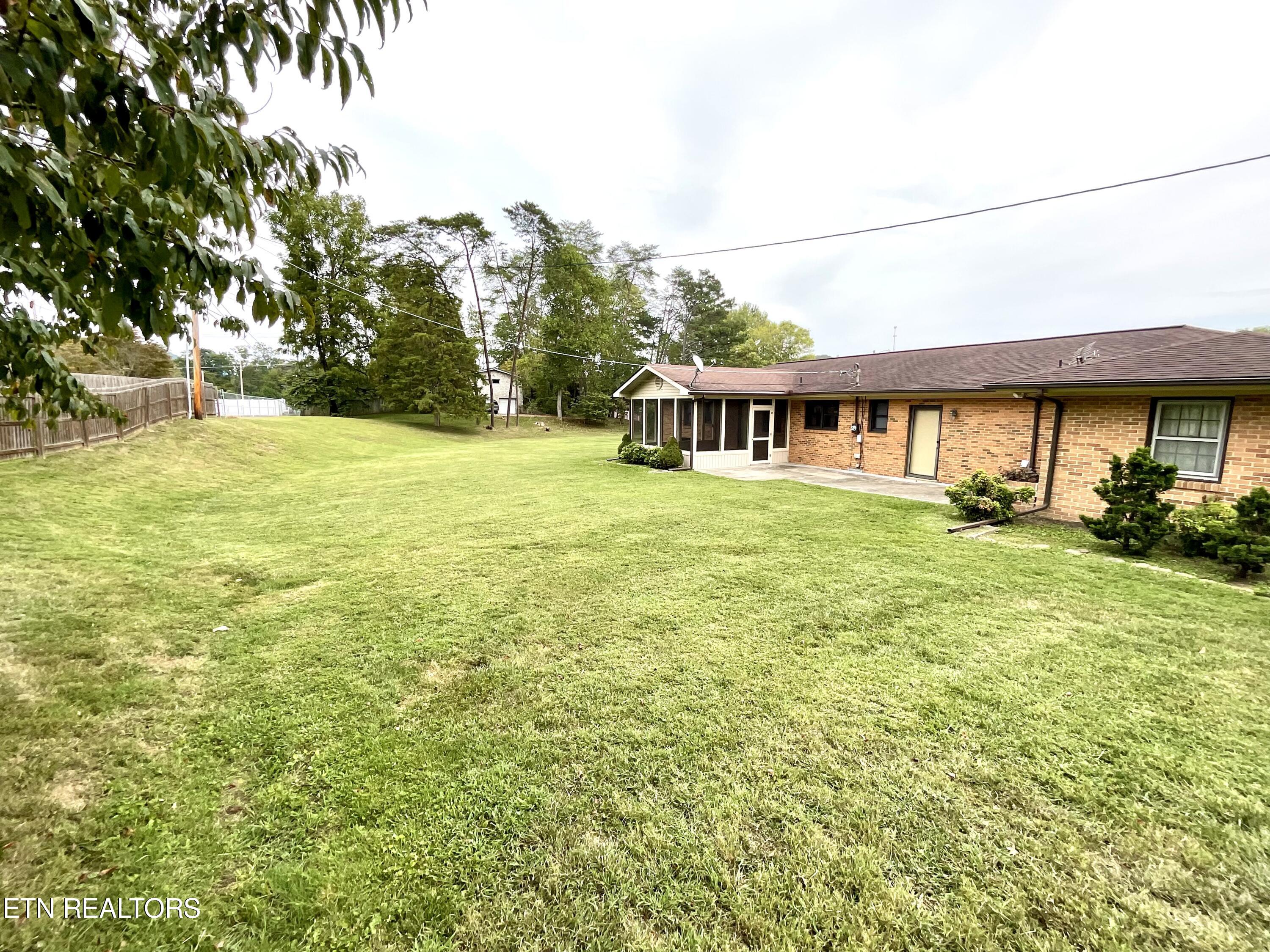 110 E Morningside Park, LaFollette