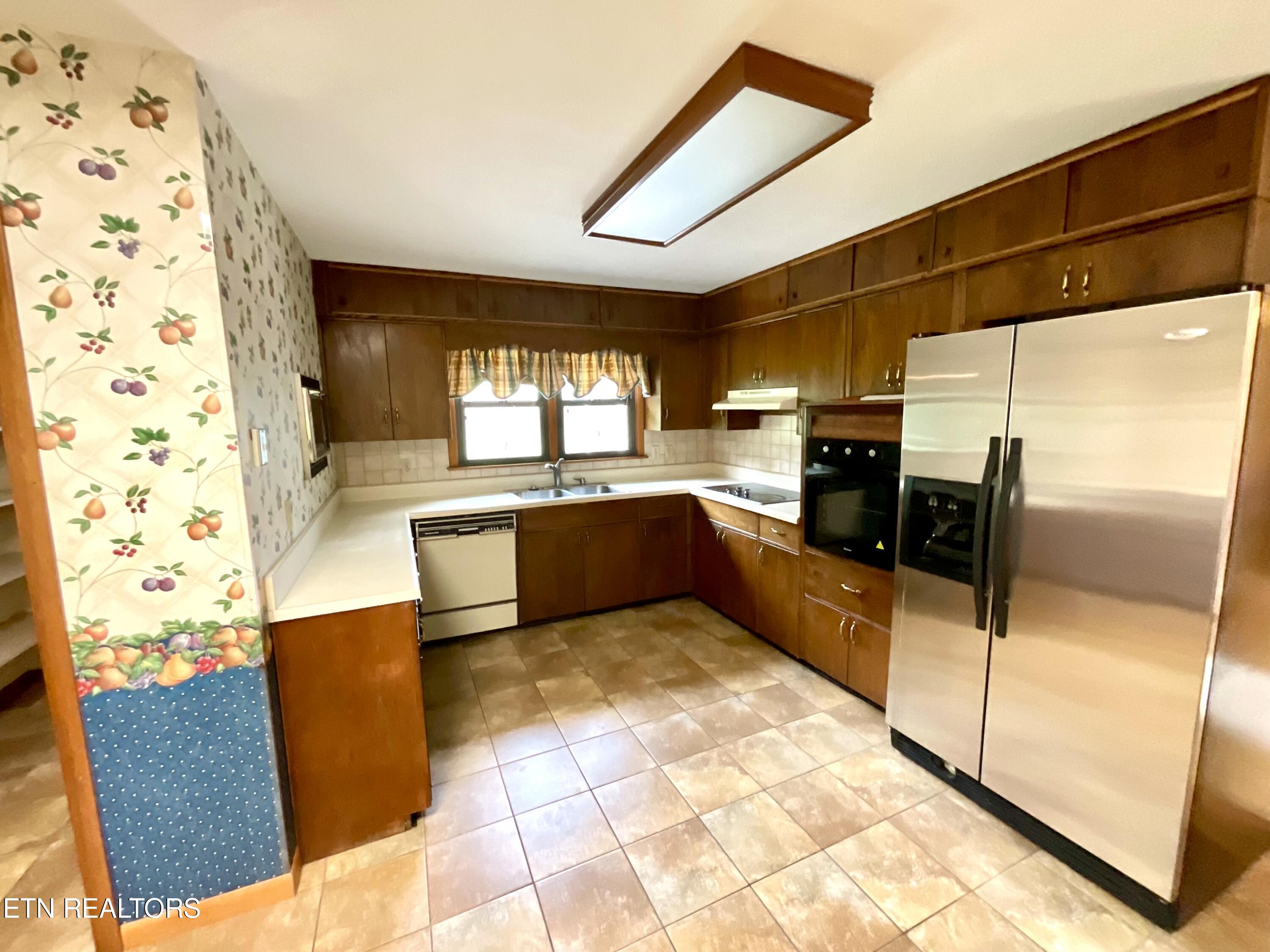 110 E Morningside Park, LaFollette