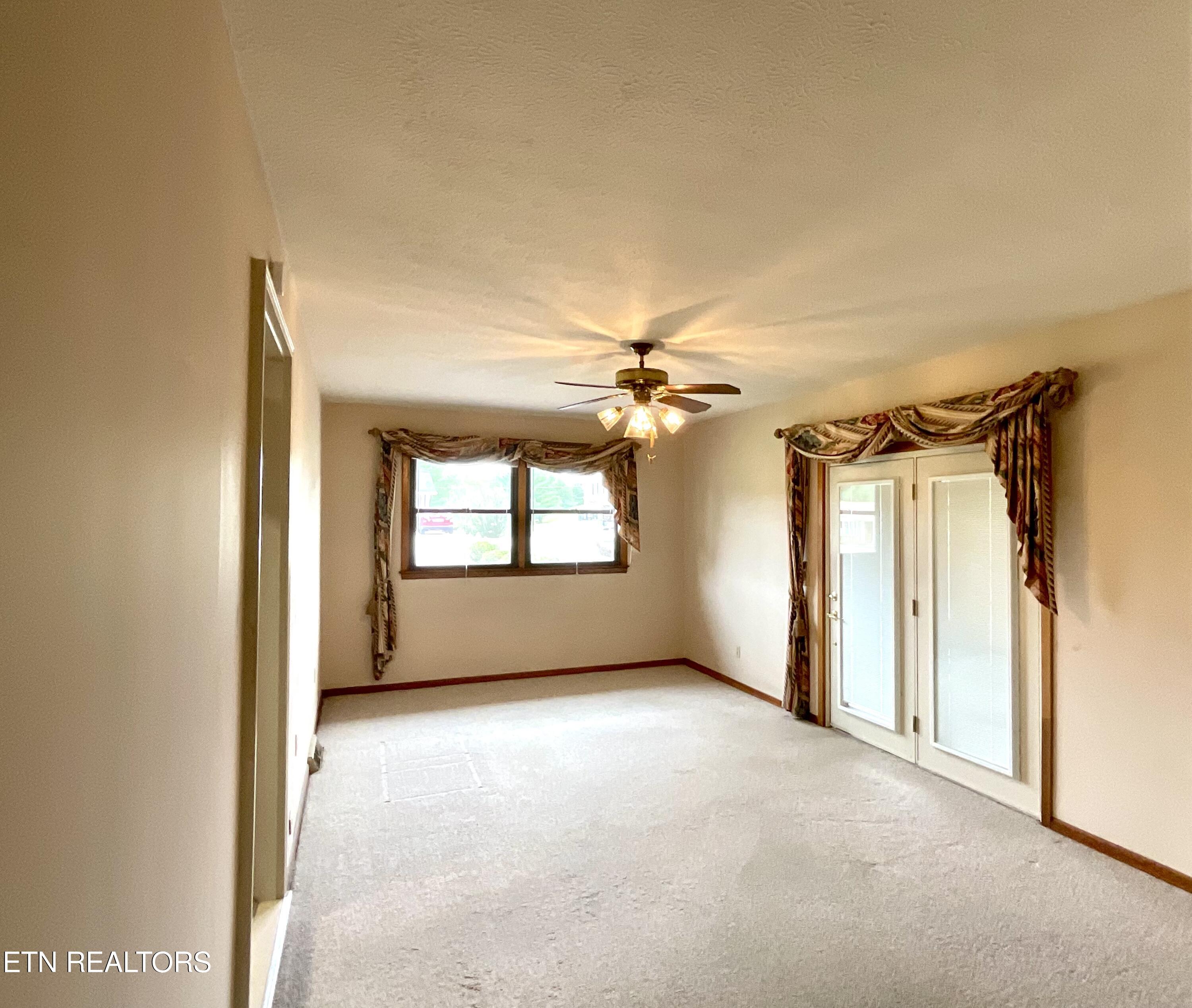 110 E Morningside Park, LaFollette