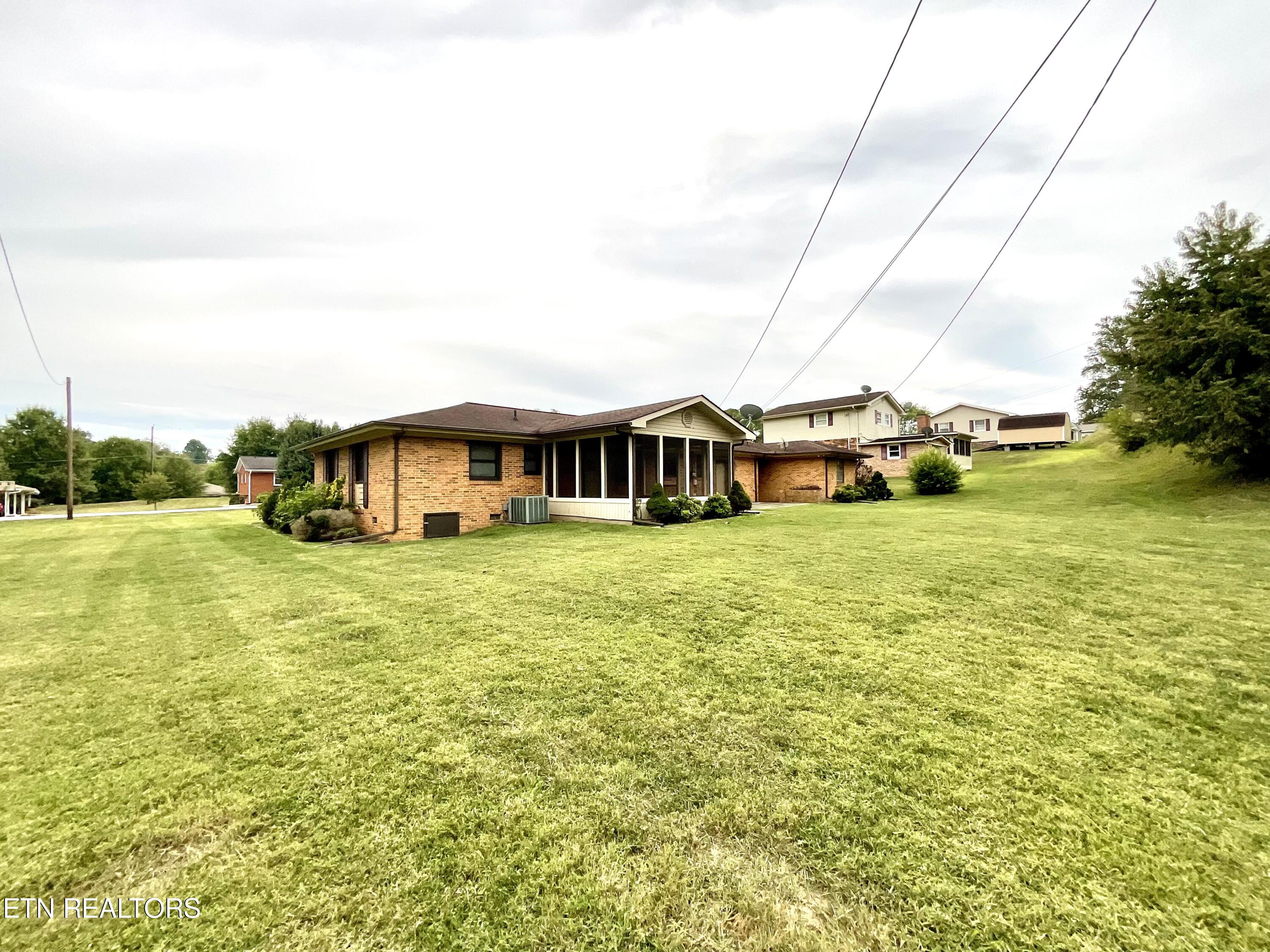 110 E Morningside Park, LaFollette