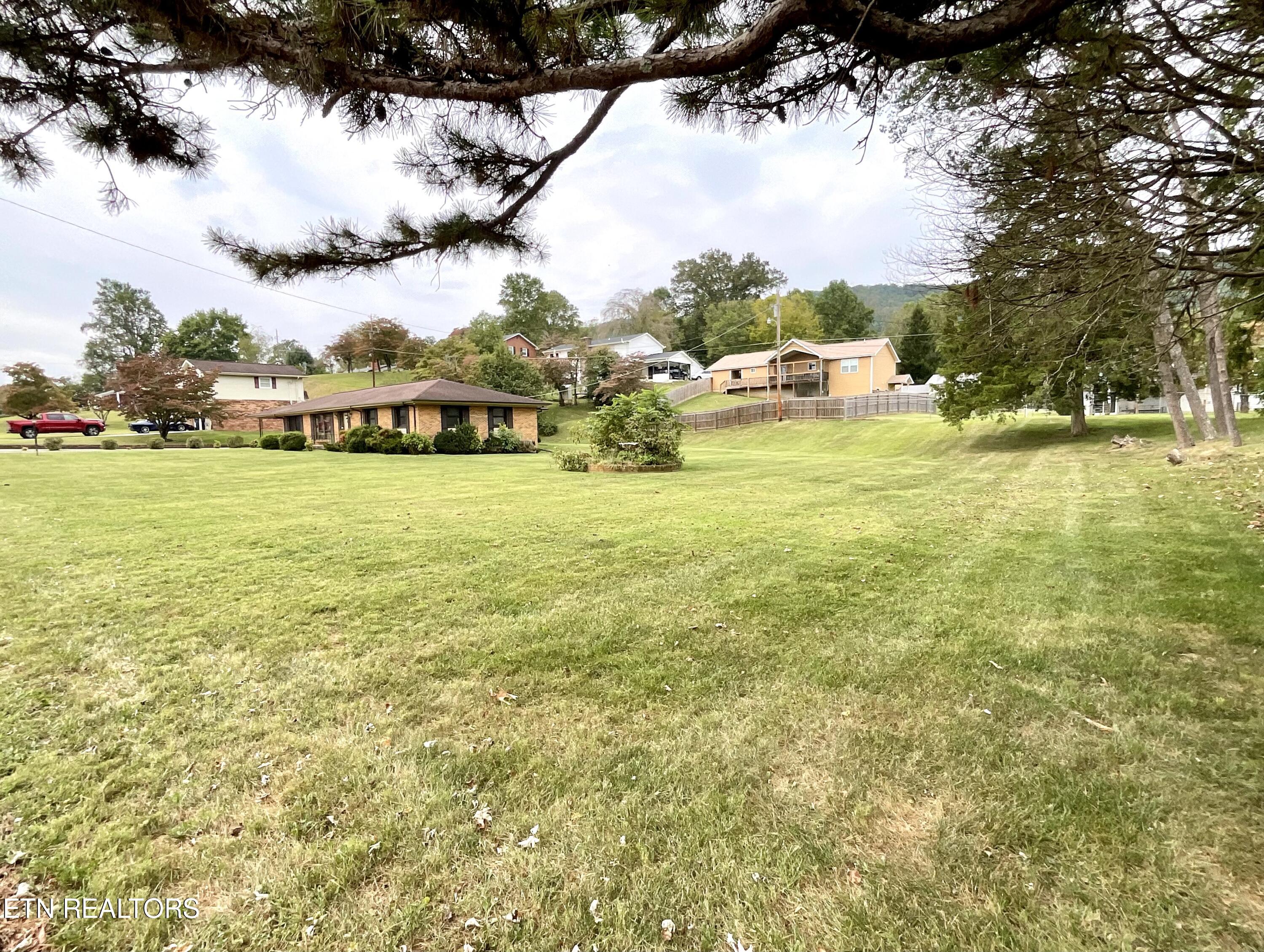 110 E Morningside Park, LaFollette