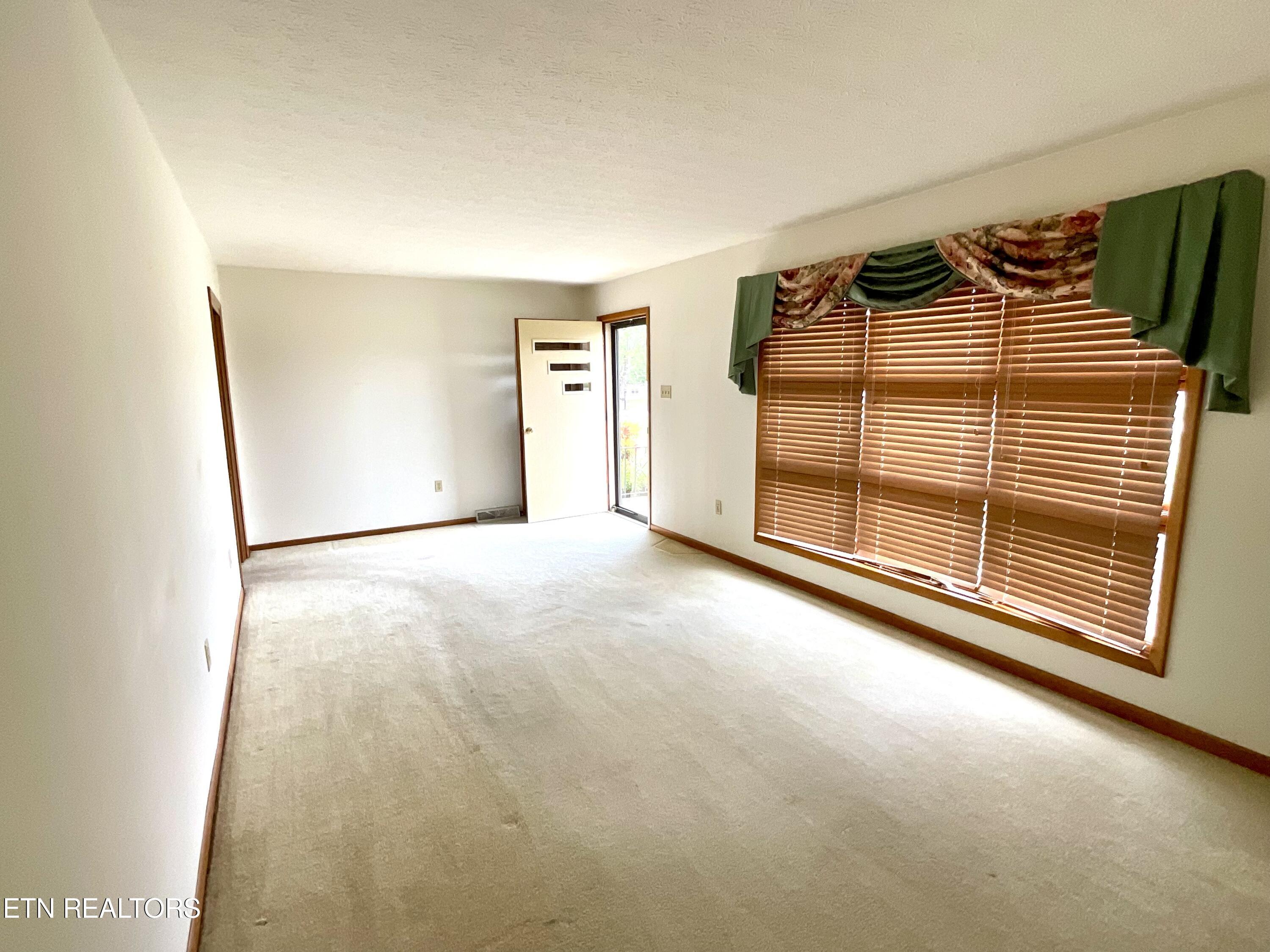 110 E Morningside Park, LaFollette