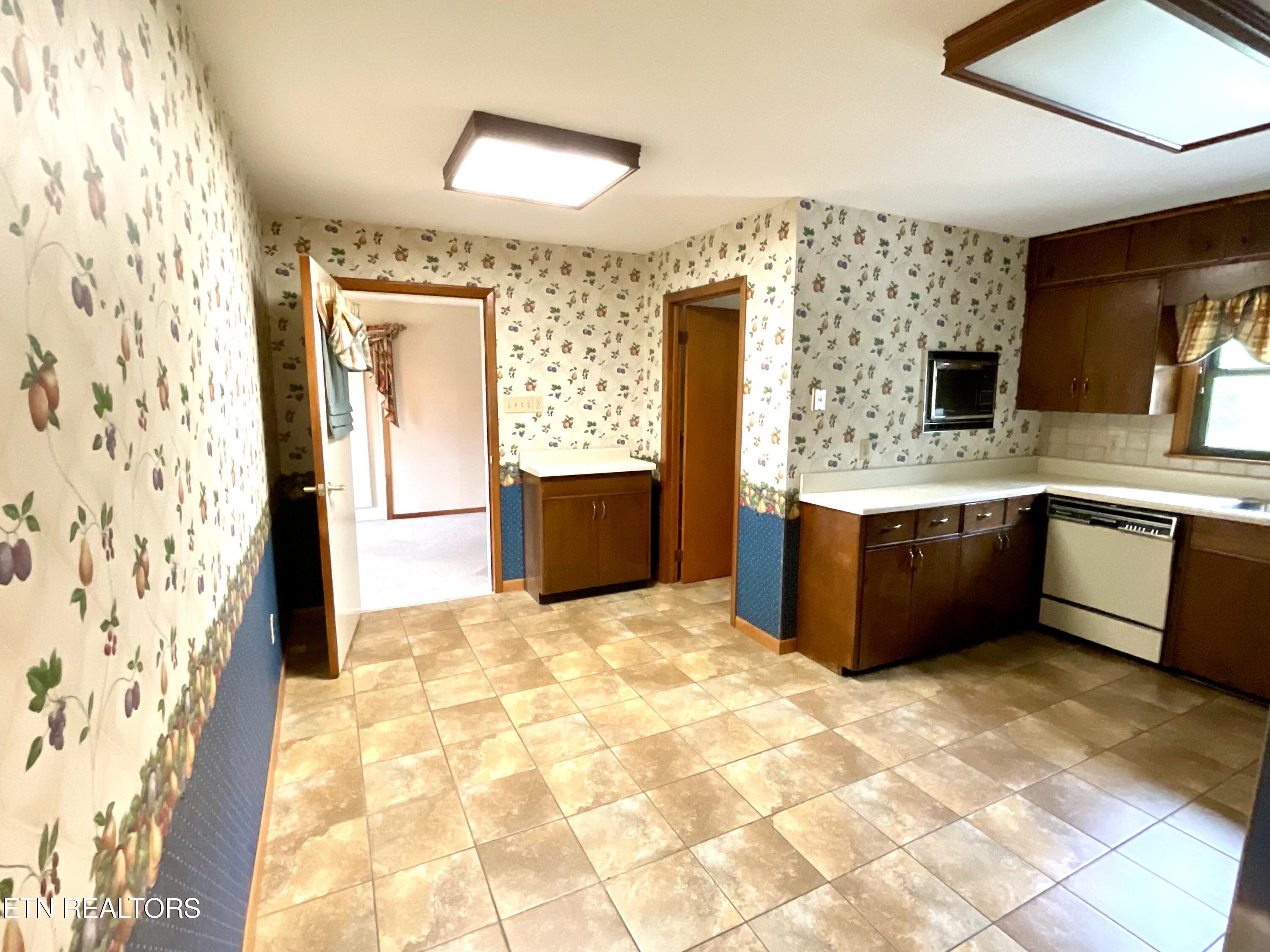 110 E Morningside Park, LaFollette