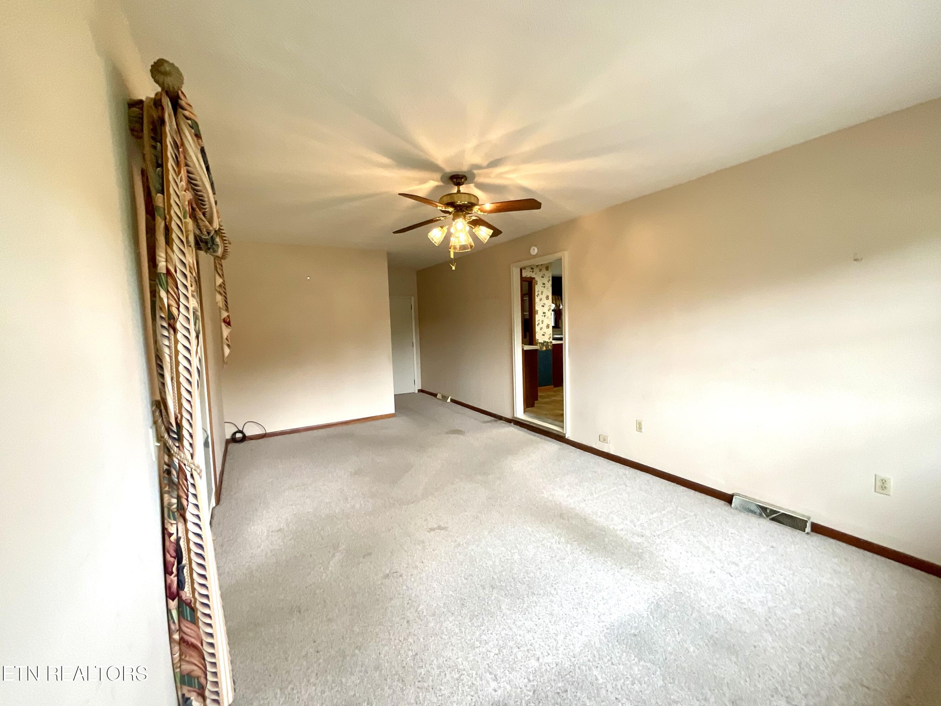 110 E Morningside Park, LaFollette