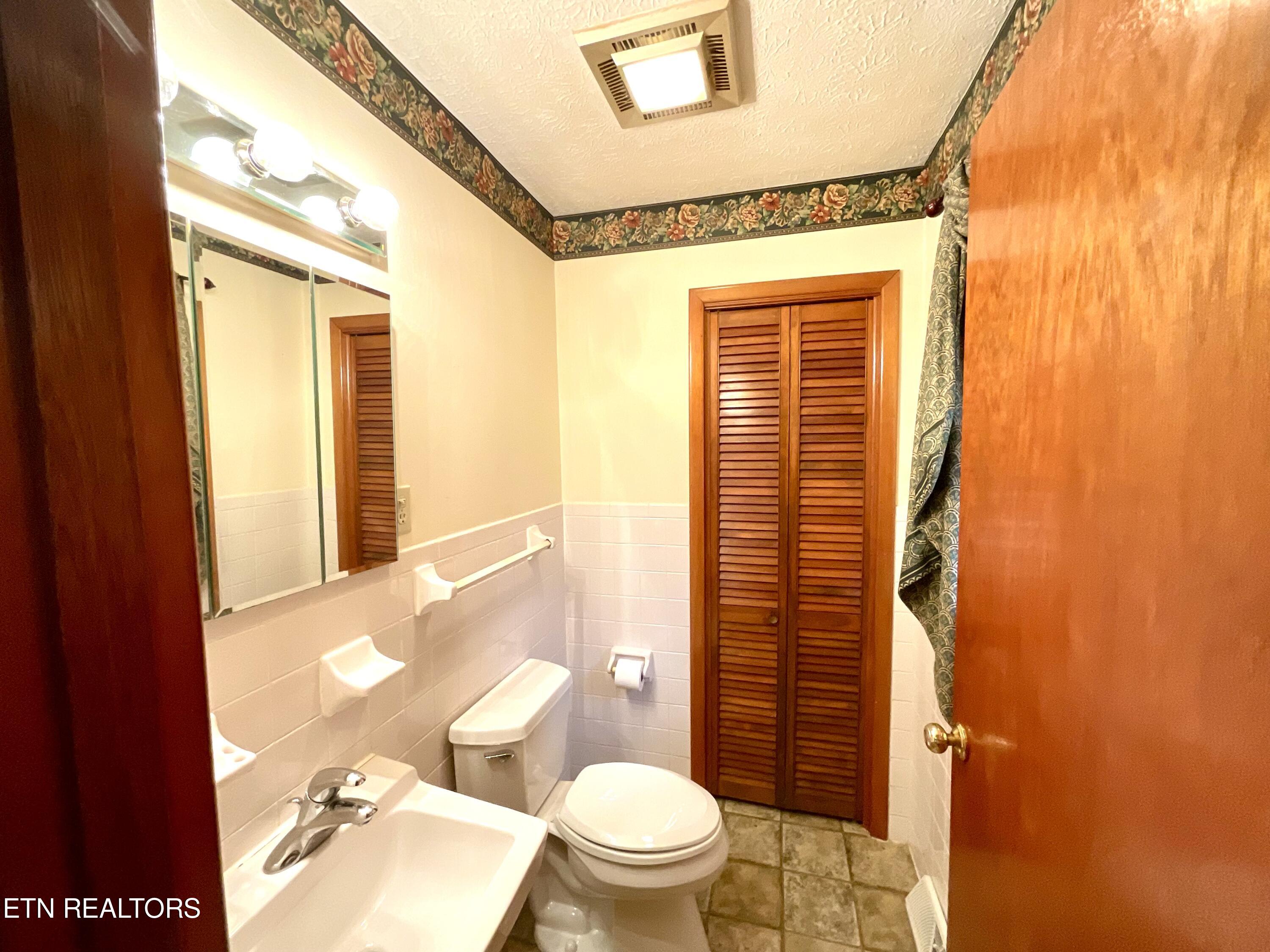 110 E Morningside Park, LaFollette