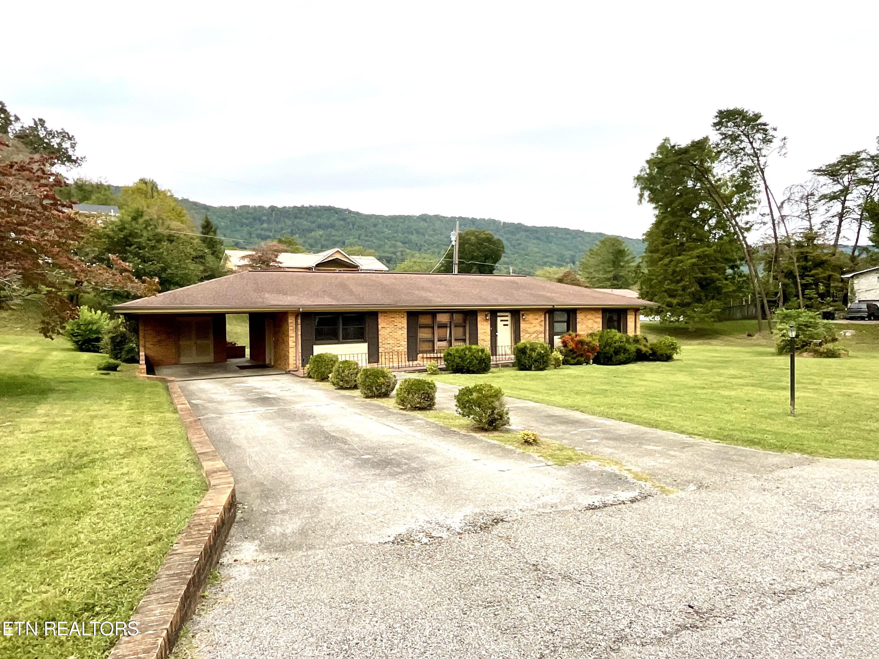 110 E Morningside Park, LaFollette