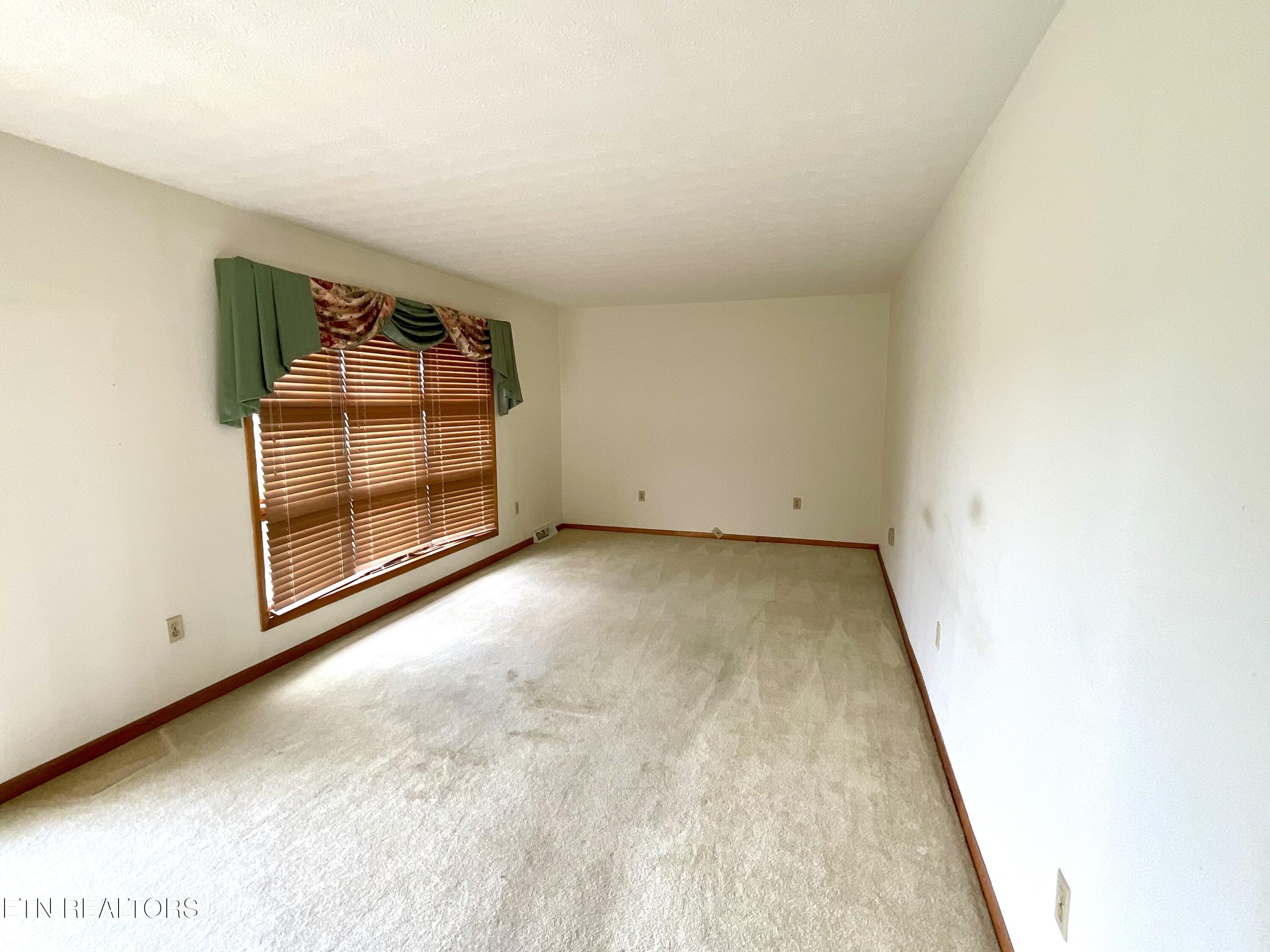 110 E Morningside Park, LaFollette