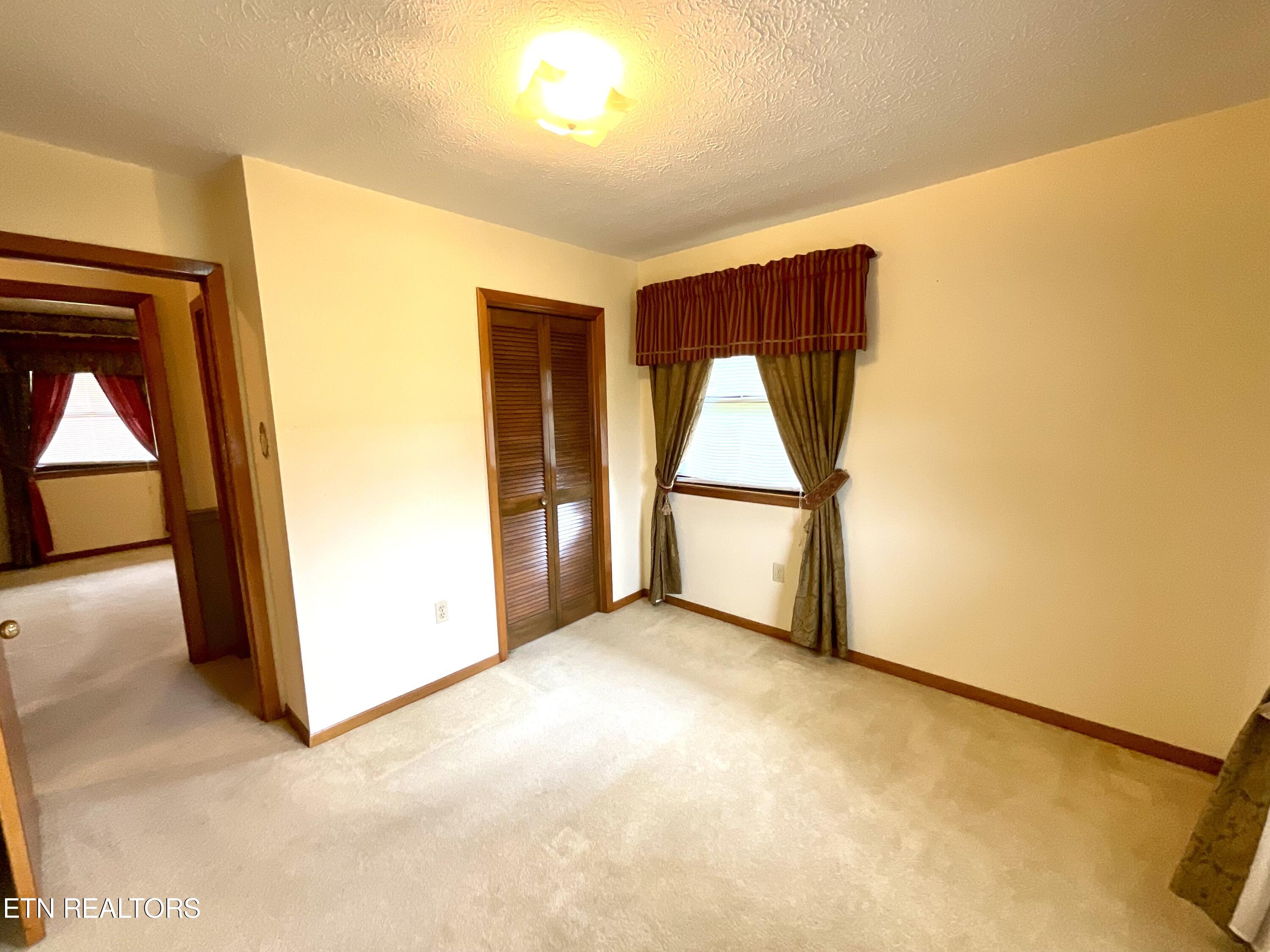 110 E Morningside Park, LaFollette