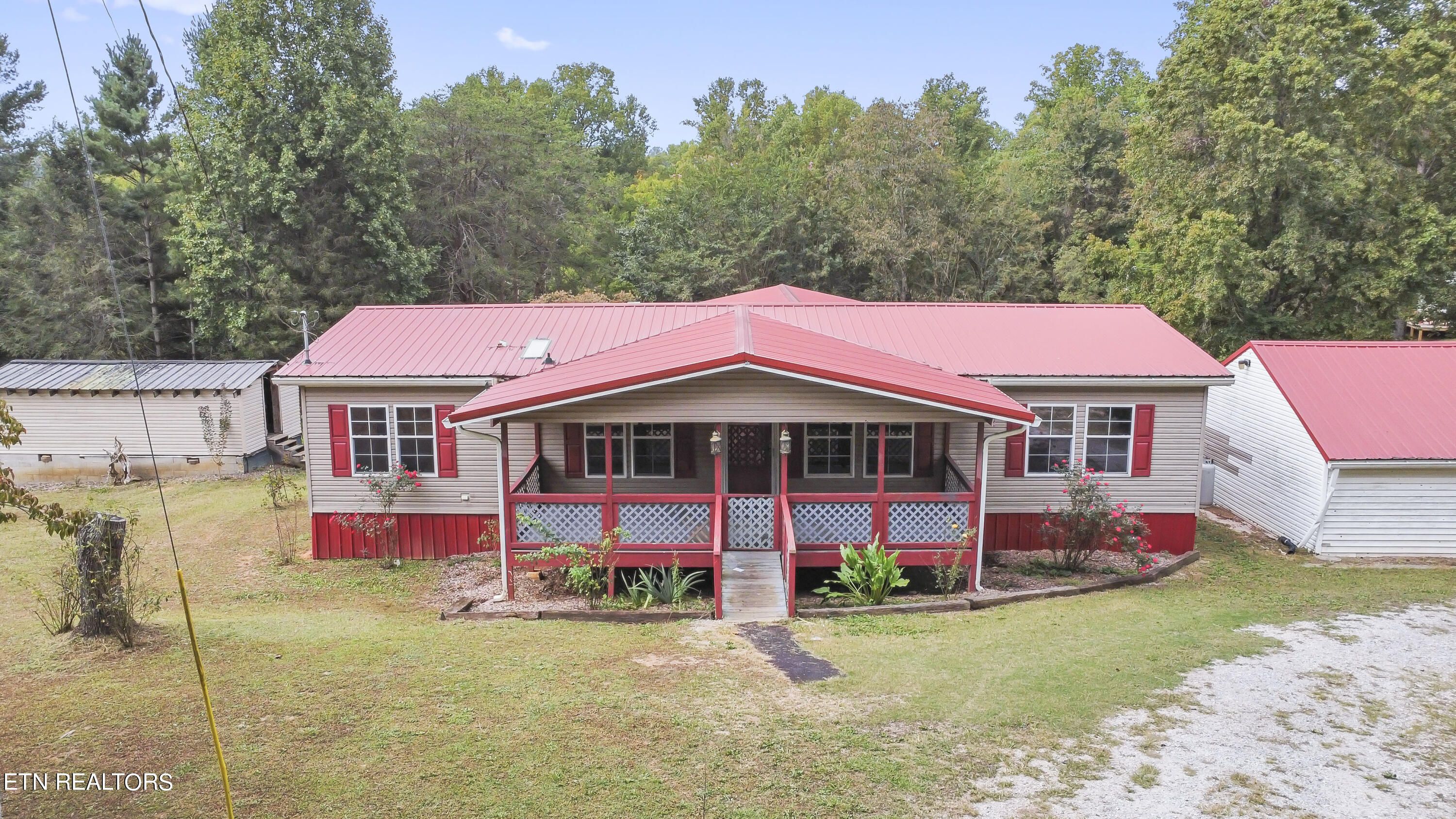 219 Chestnut Circle, LaFollette