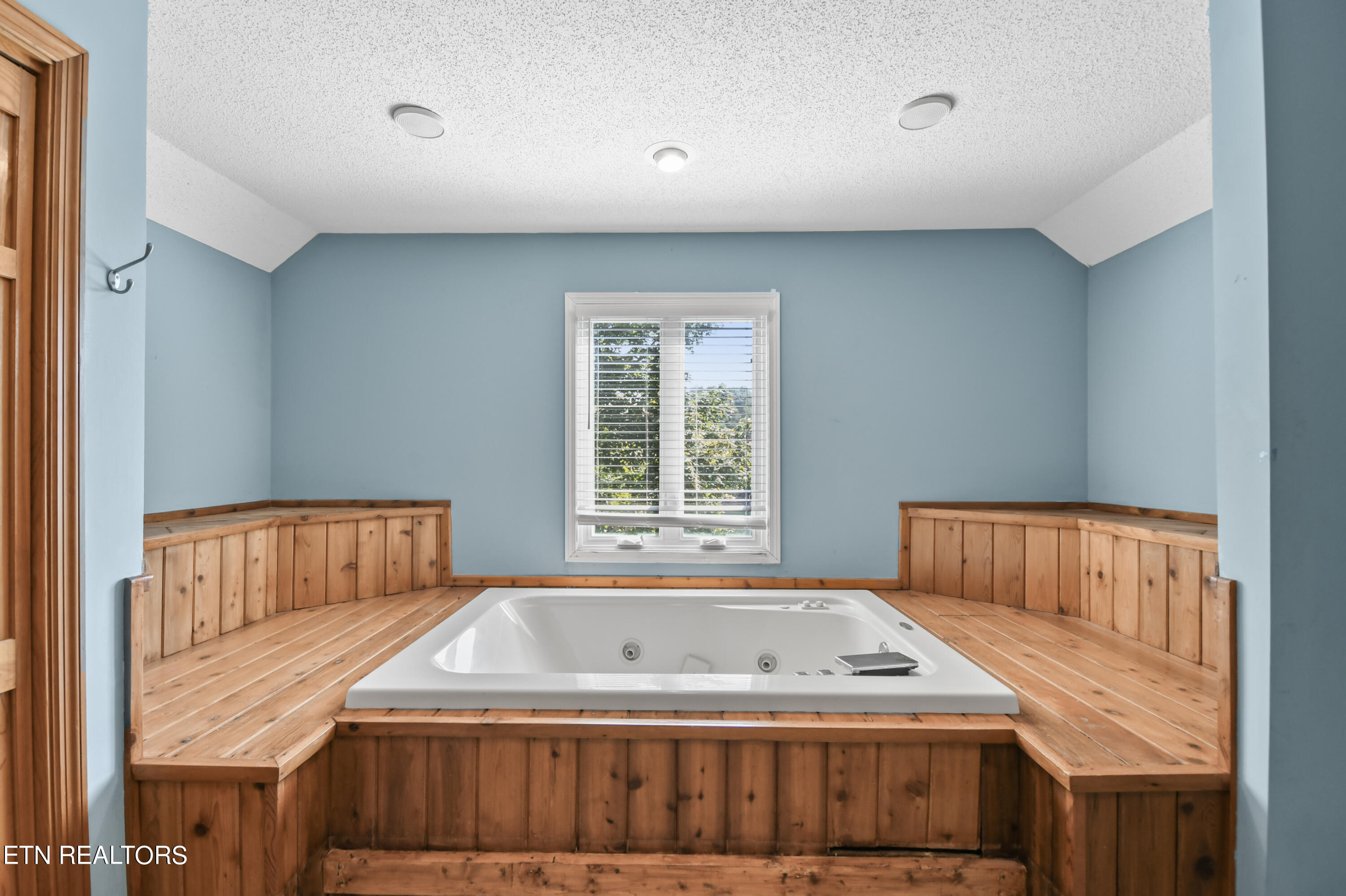 700 Shanghai Landing Lane, 9, LaFollette Unit: 9