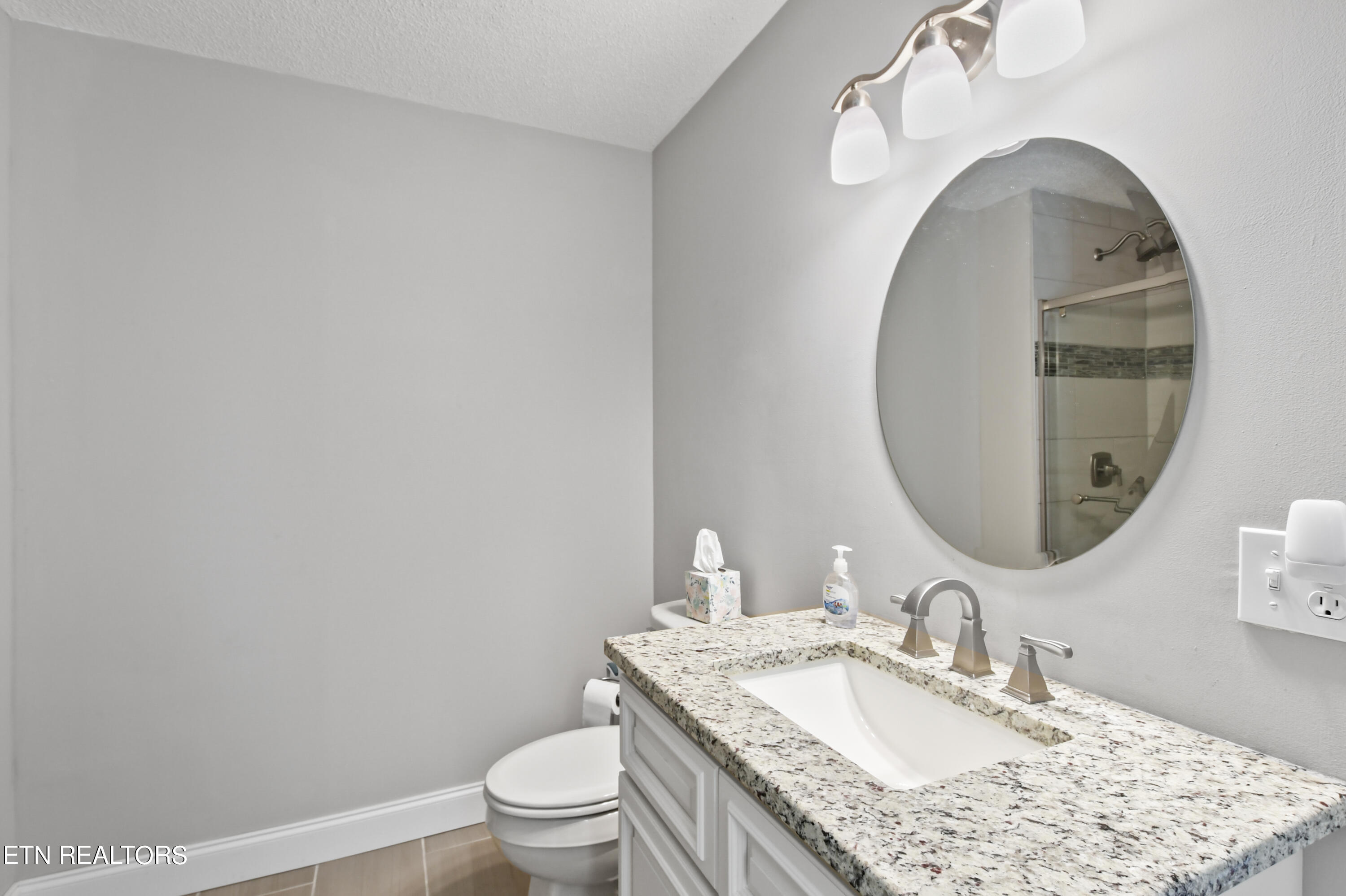 700 Shanghai Landing Lane, 9, LaFollette Unit: 9