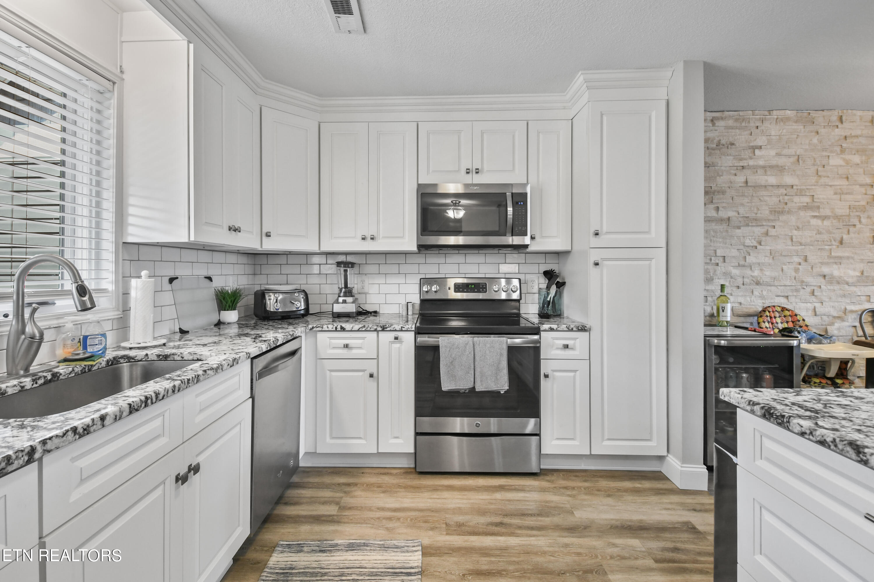 700 Shanghai Landing Lane, 9, LaFollette Unit: 9