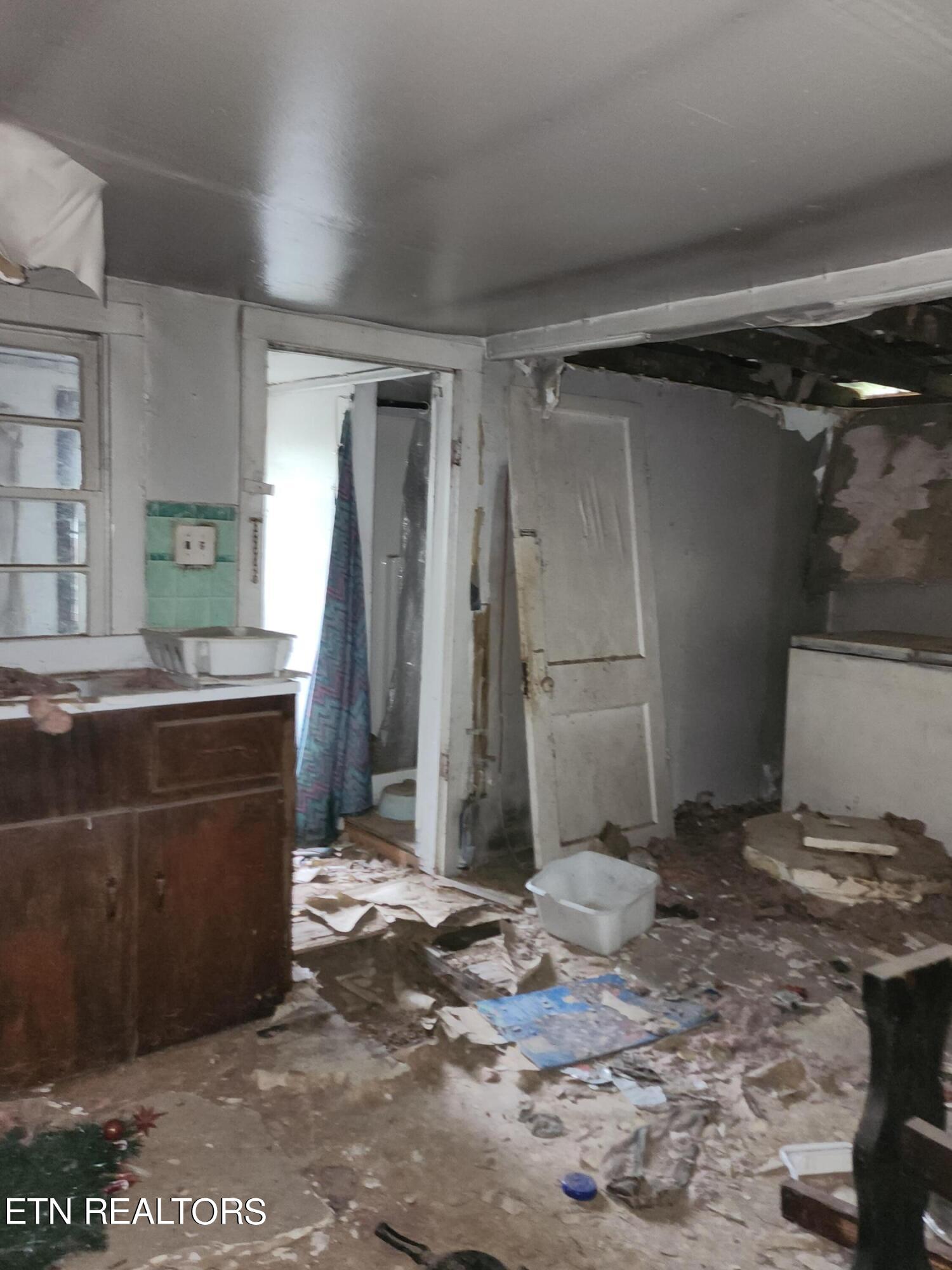 442 Parker Rd, LaFollette